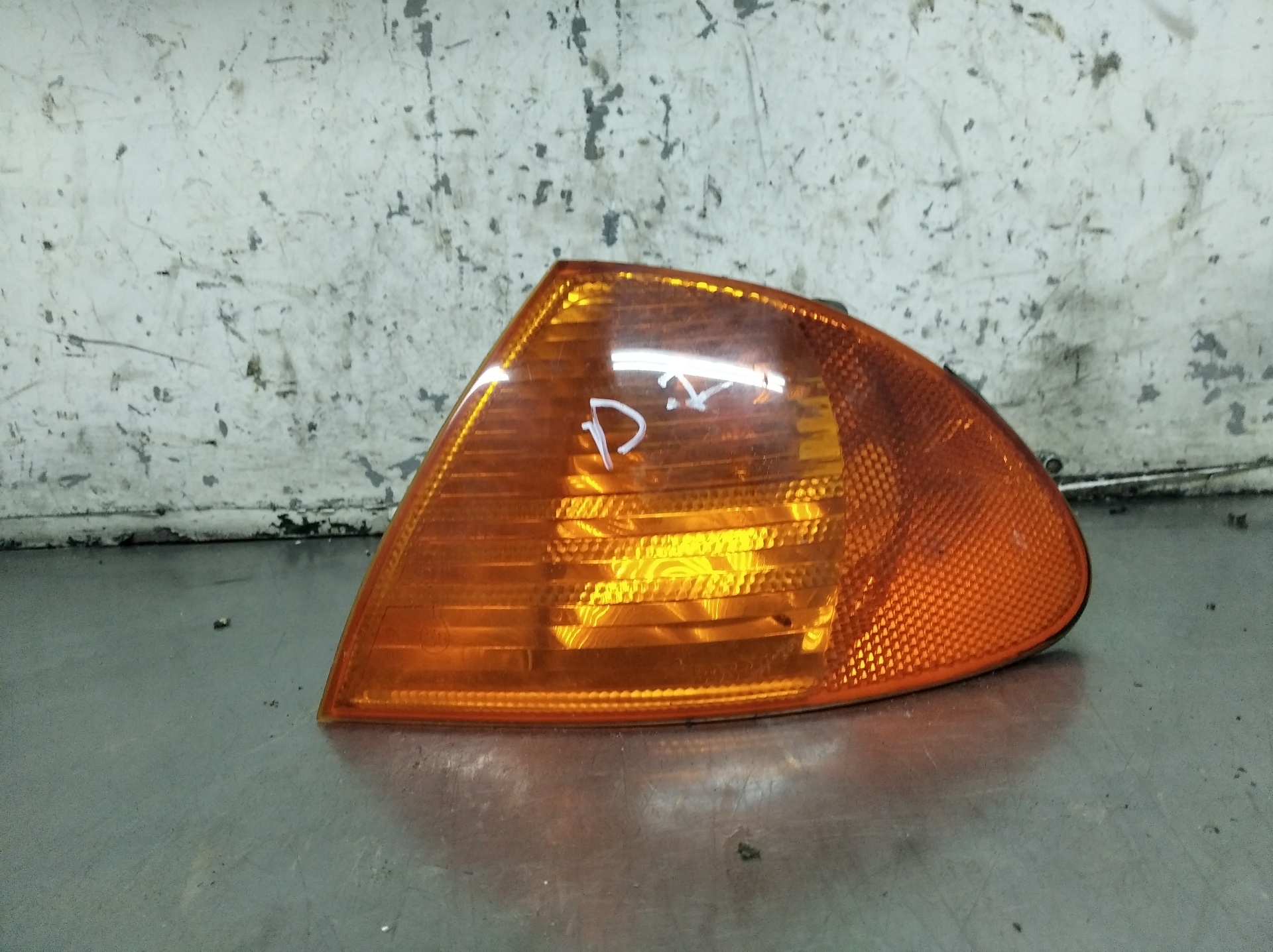 BMW 3 Series E46 (1997-2006) Front left turn light 1315106140 23583274