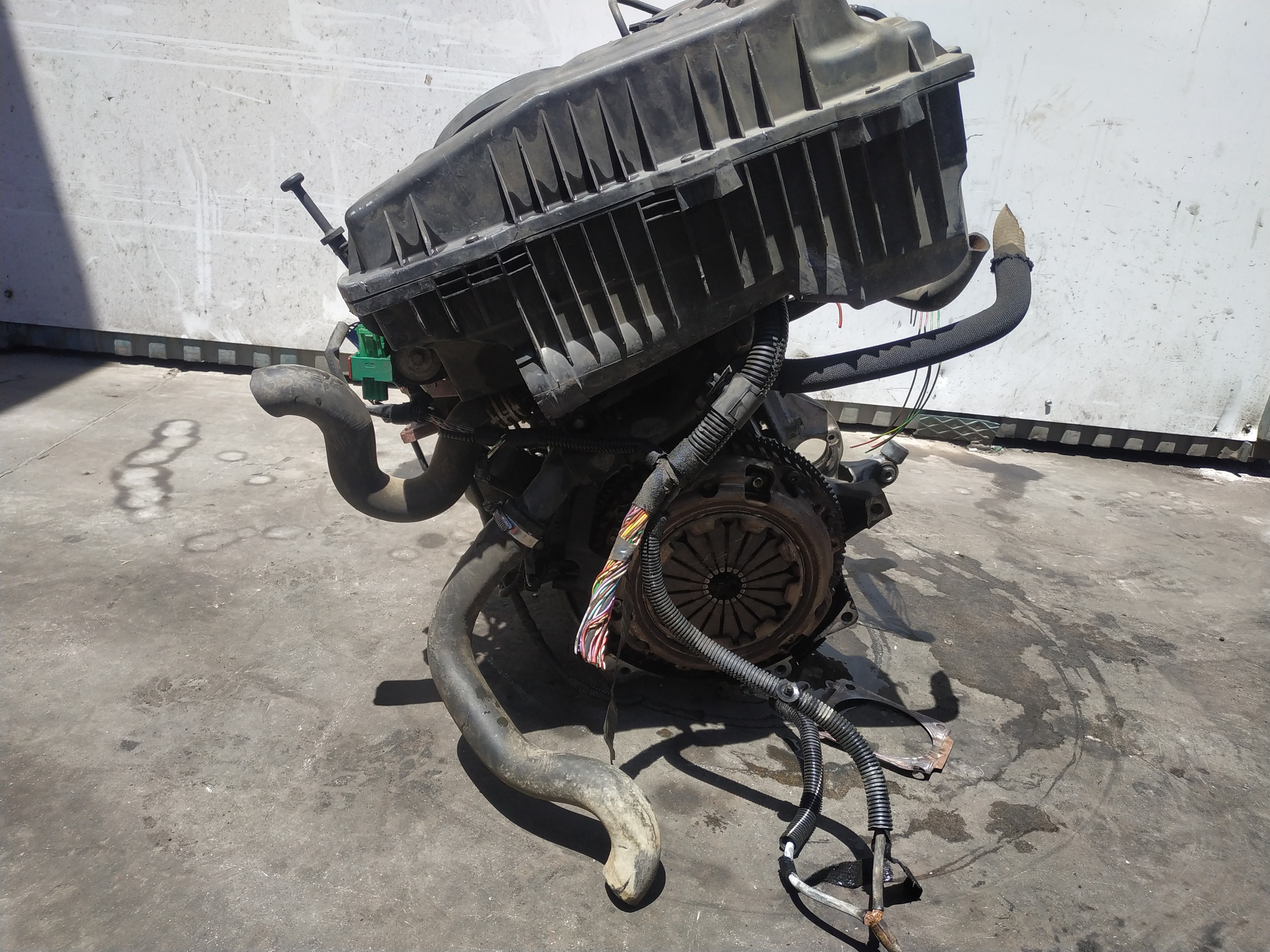 CITROËN C4 1 generation (2004-2011) Motor NFU 23582981