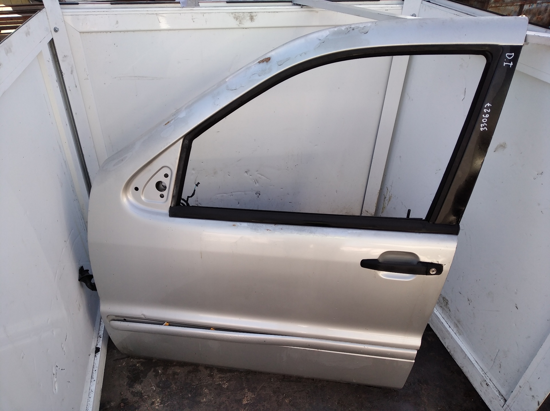 MERCEDES-BENZ M-Class W163 (1997-2005) Front Left Door 19129722