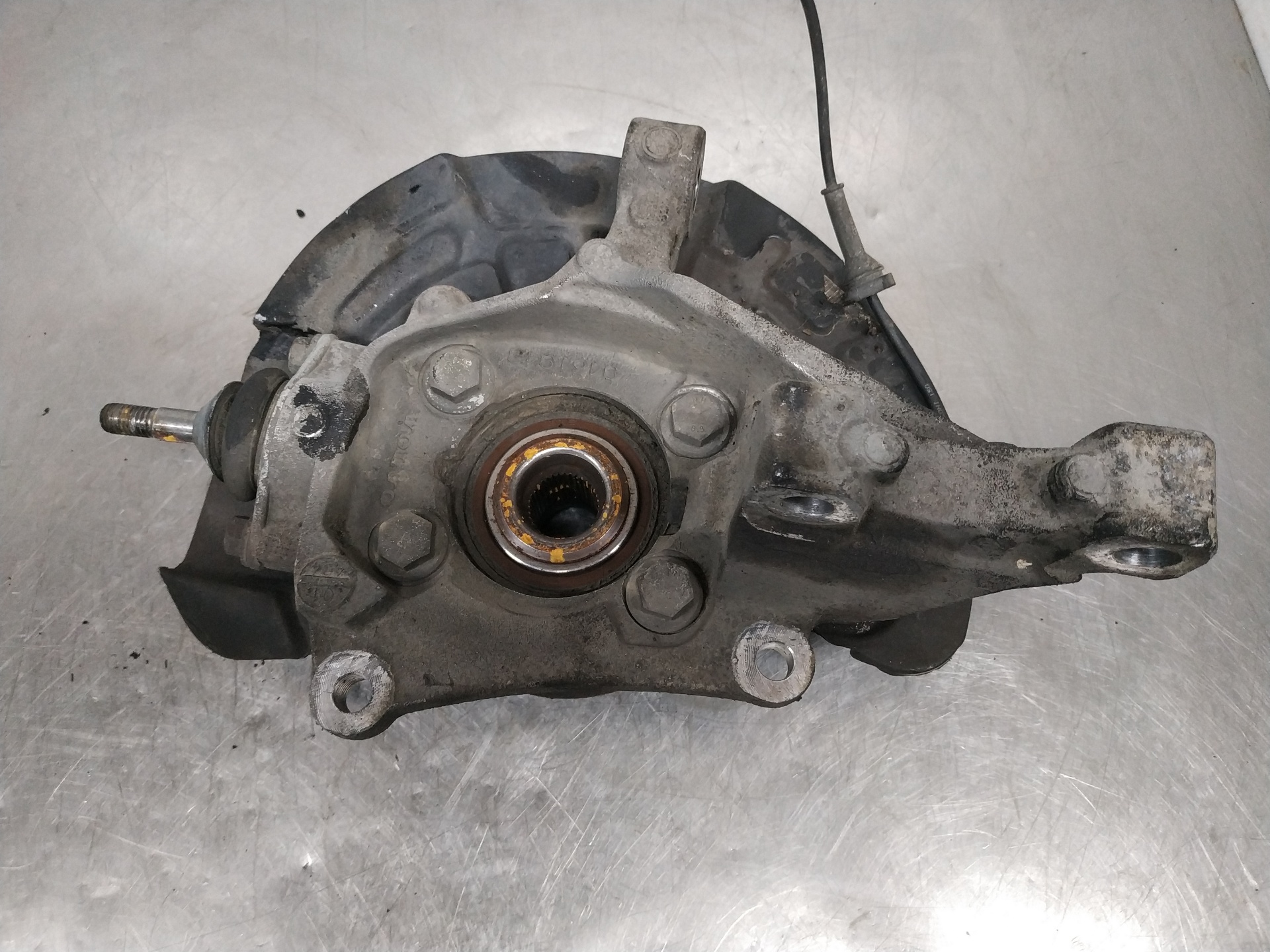 Mangueta delantera izquierda 9461943 de Volvo S80 2001-2004 - pieza usada