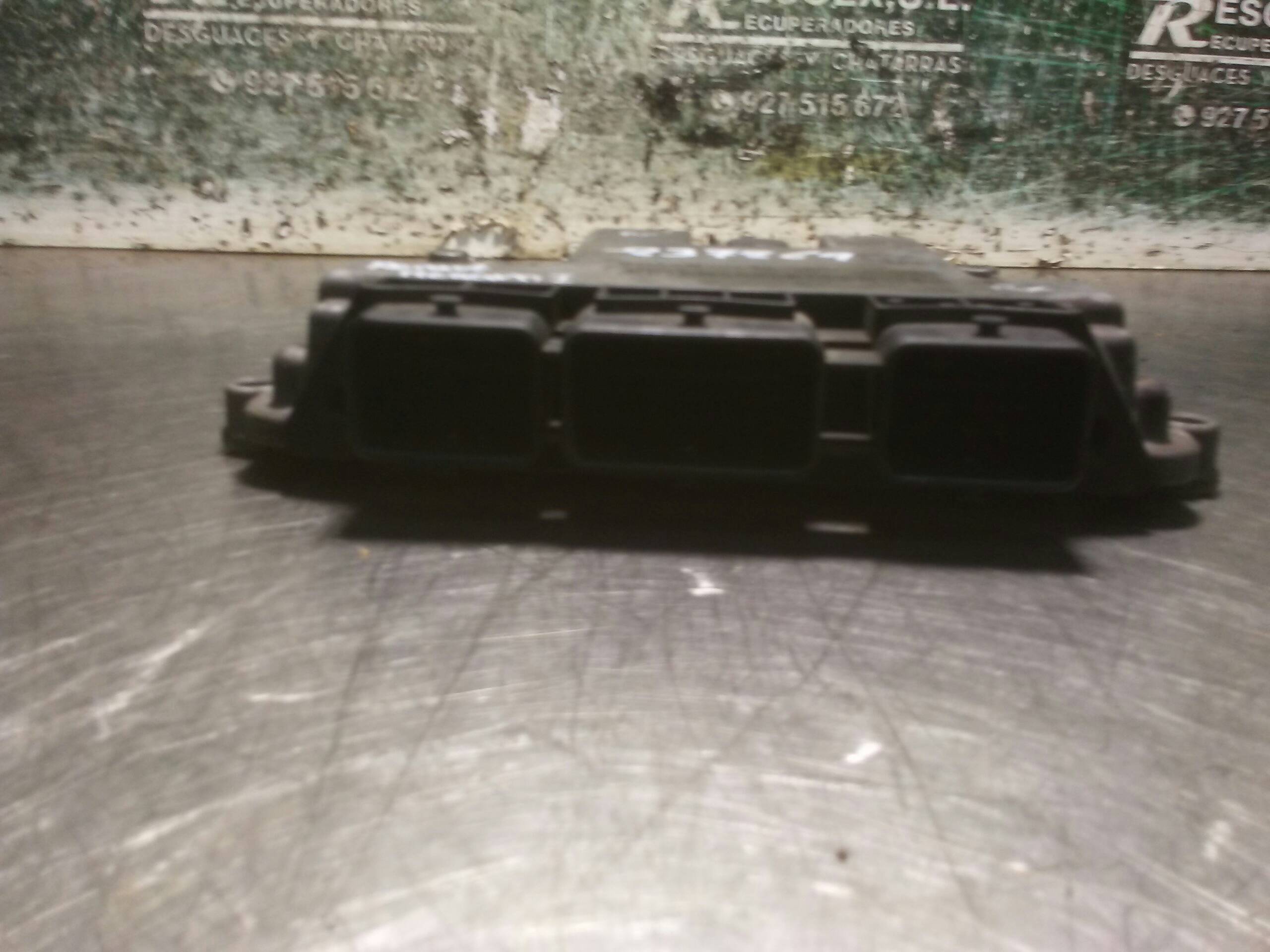 Switchboard engine uce F9QB8 0281011776 de Renault Megane ii 2002-2009 - pieza usada