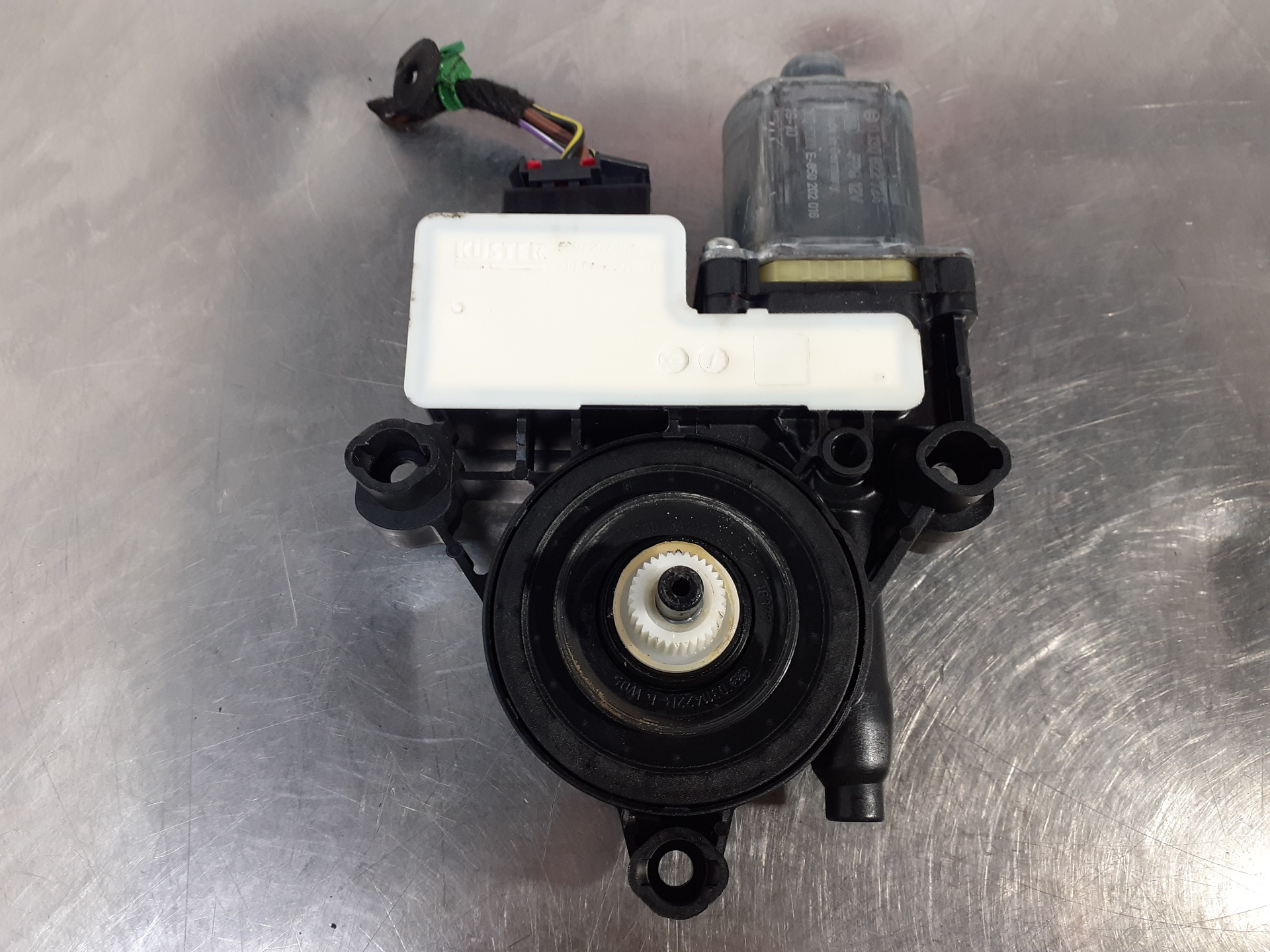 SEAT Toledo 3 generation (2004-2010) Motor de control geam ușă  dreapta spate 5Q0959408A 18983549