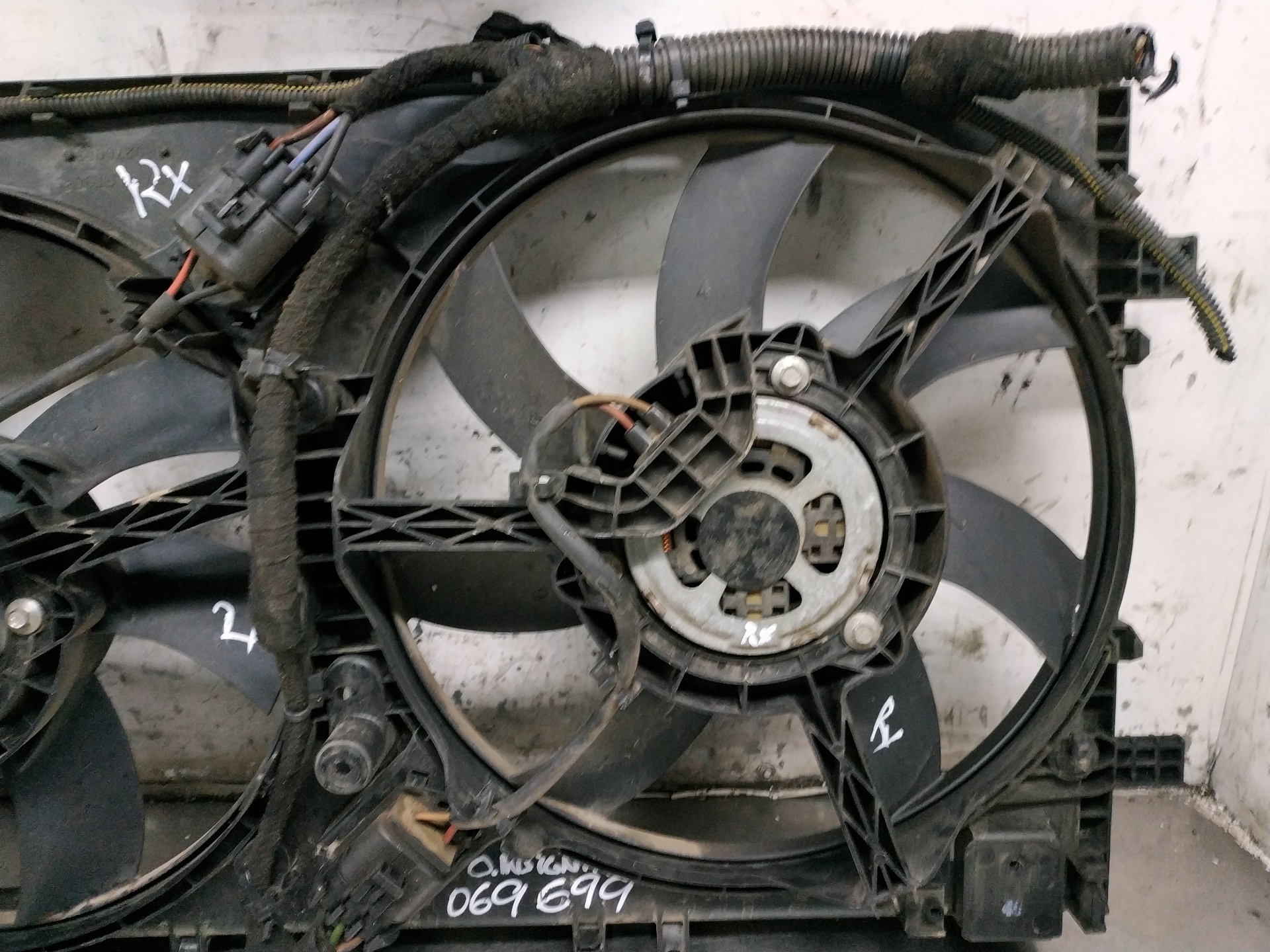 Electroventilador A20DTH 13223018 de Opel Insignia 2008-2011 - pieza usada