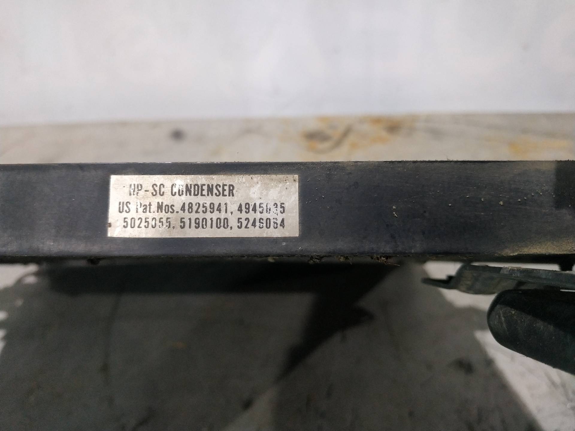 Kondensator AEX 4825941 de Volkswagen Polo iii (6n1) 1994-1995 - pieza usada