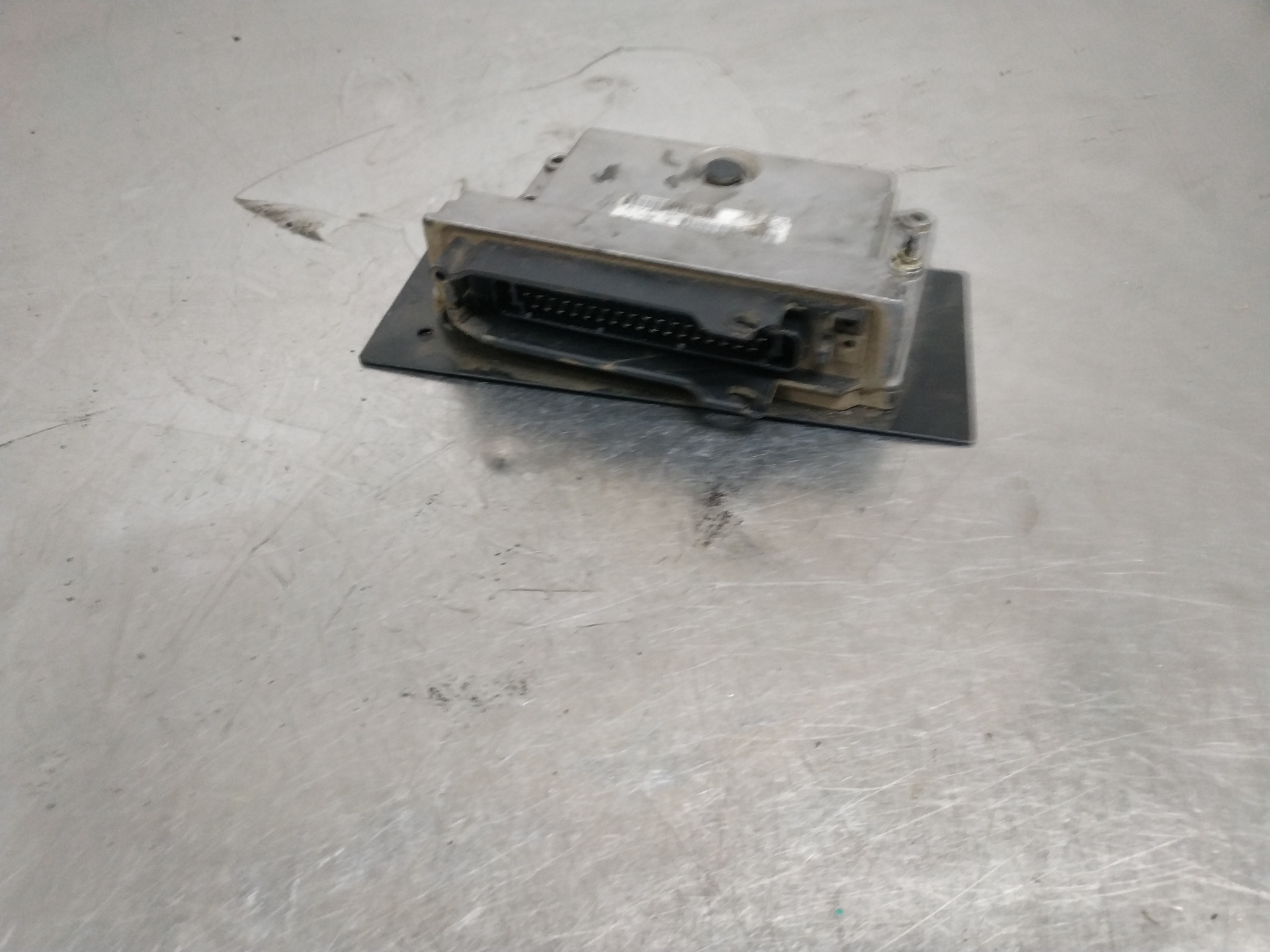 Switchboard engine uce DHXXUD9TE,DHX 0281001262 de Peugeot 406 coupé (8c) 2000-2004 - pieza usada
