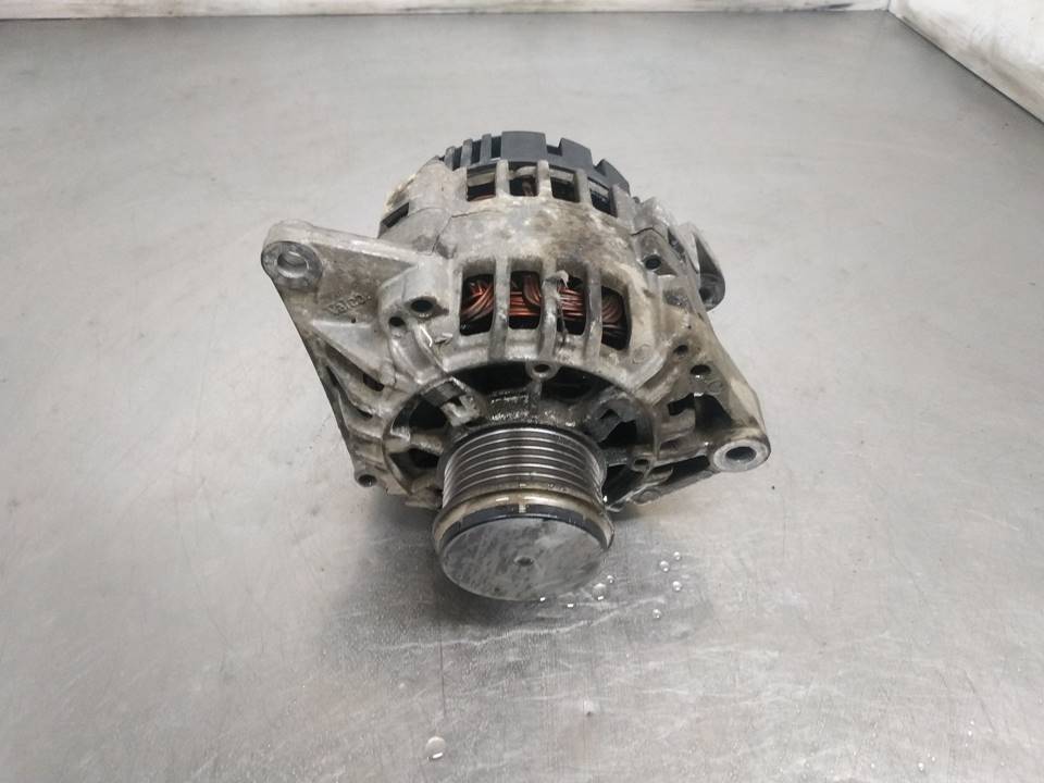 Alternator 8200054588 de Renault Megane scénic (ja0/1_) 2001-2003 - pieza usada