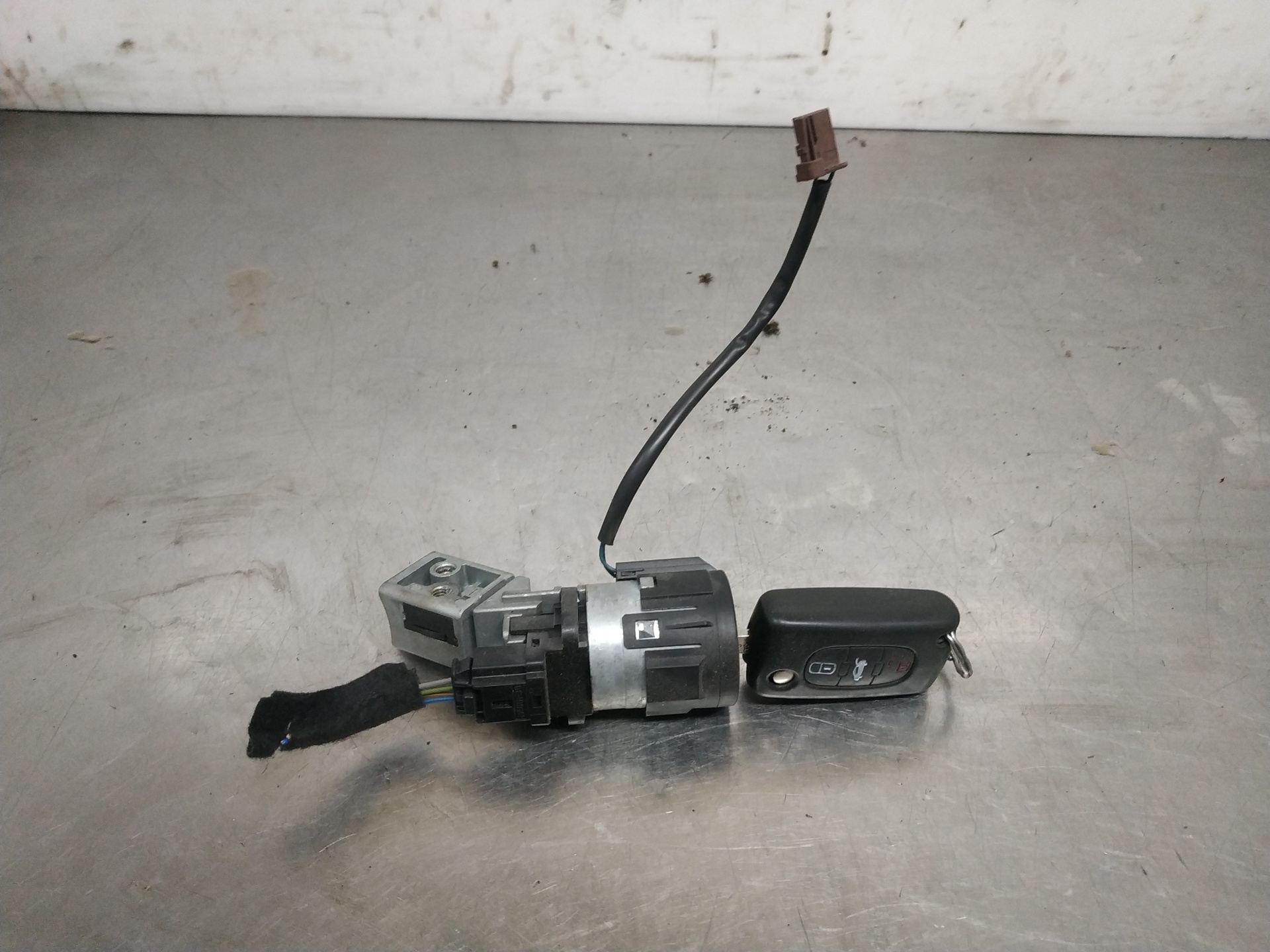 Comutador de arranque 9HZDV6TED4,9HYDV6TED4,9HZ 9663123380 de Citroen C4 grand picasso 2010-2010 - pieza usada