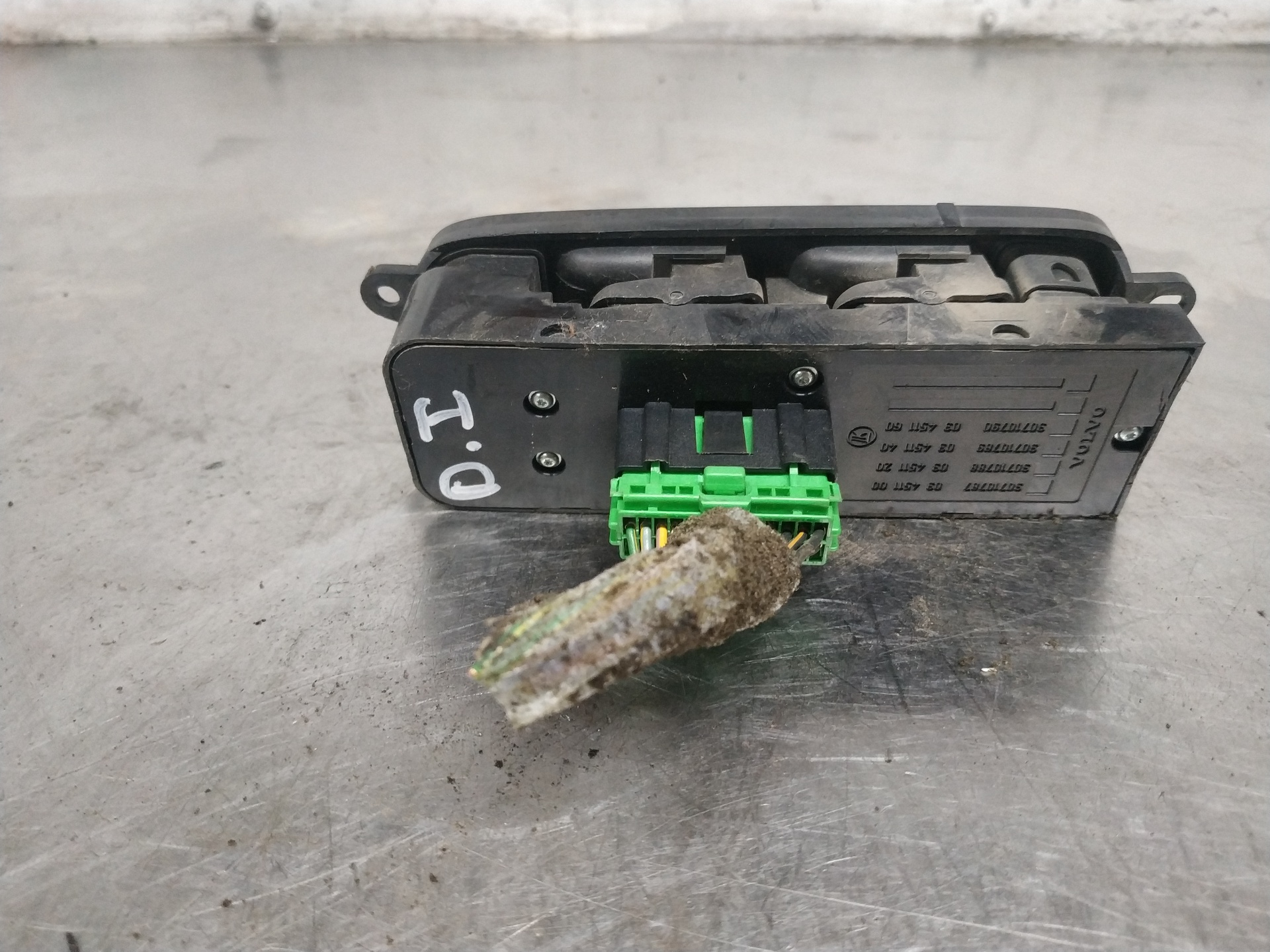 Front window control panel lh D4204T 30710787 de Volvo V50 (545) 2004-2010 - pieza usada