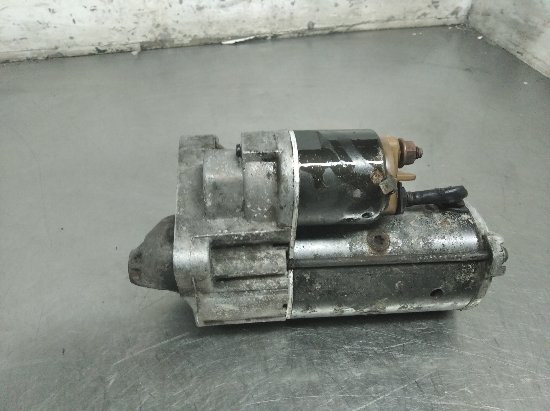 VOLKSWAGEN Express Startmotor MD329260 23576509