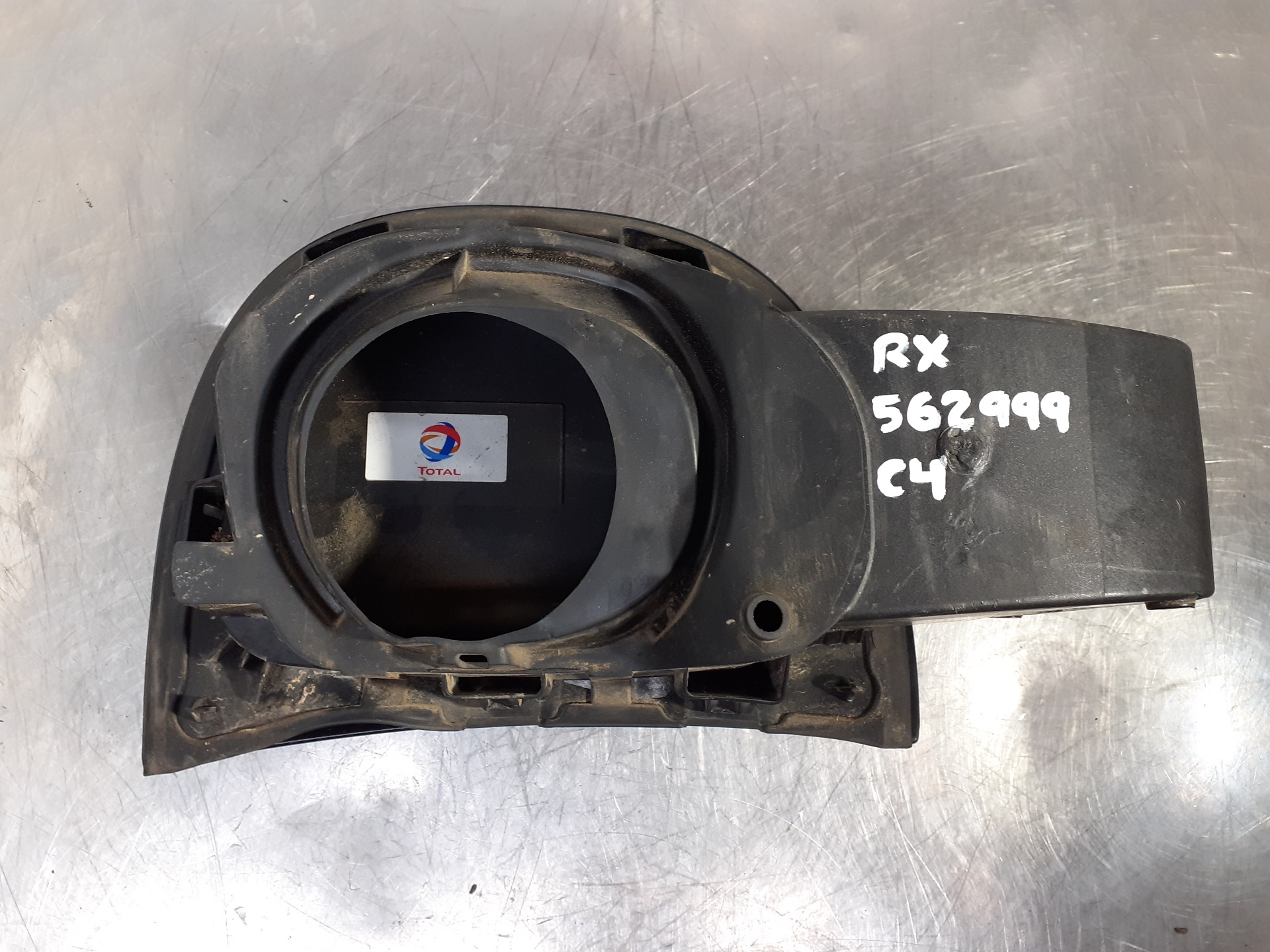 Tapa exterior combustible BH02 9801501380 de Citroen C4 cactus 2014-2014 con 68320 km - pieza usada