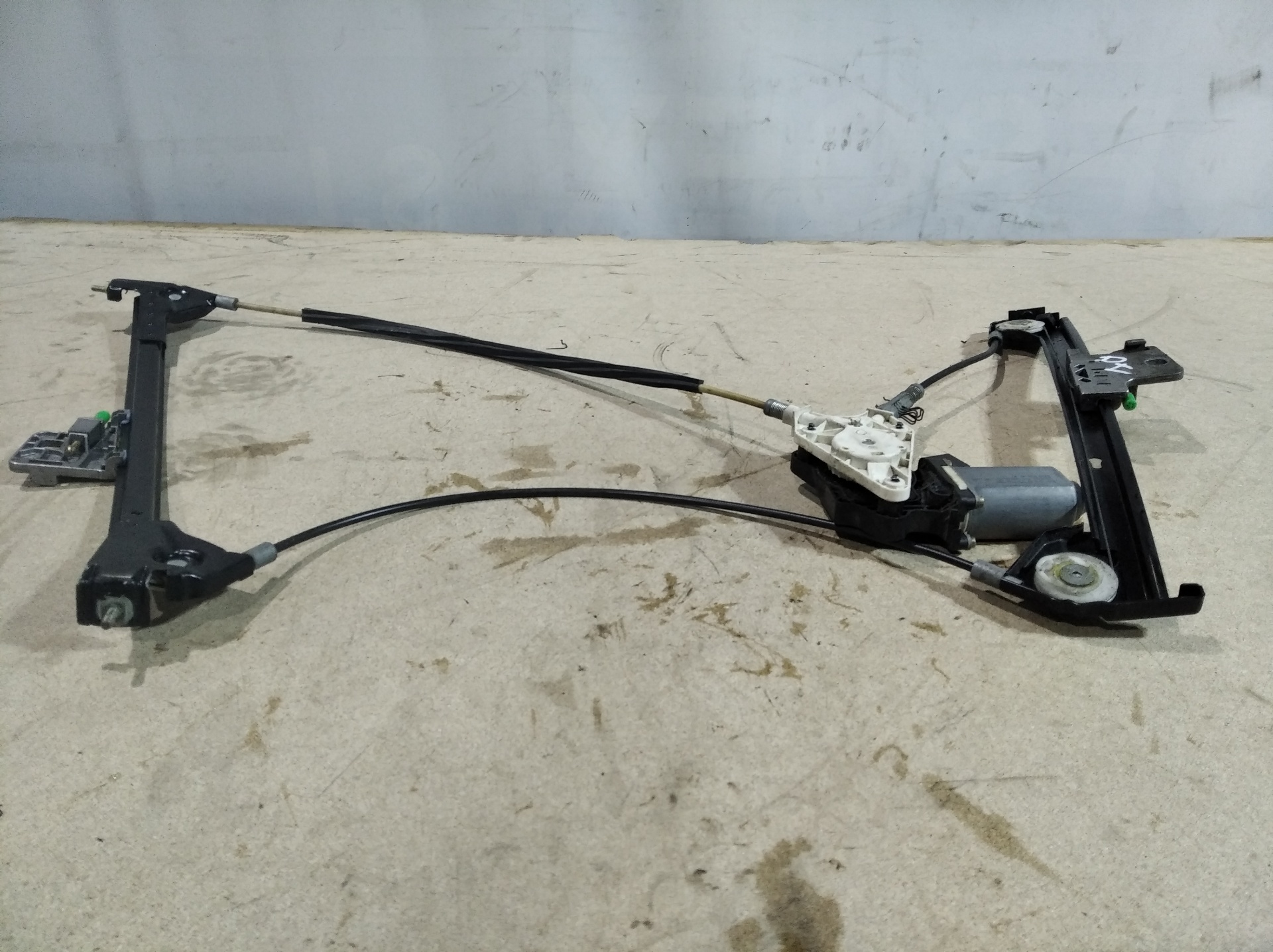 NISSAN S-Class W220 (1998-2005) Front Left Door Window Regulator A2208204542 23611477