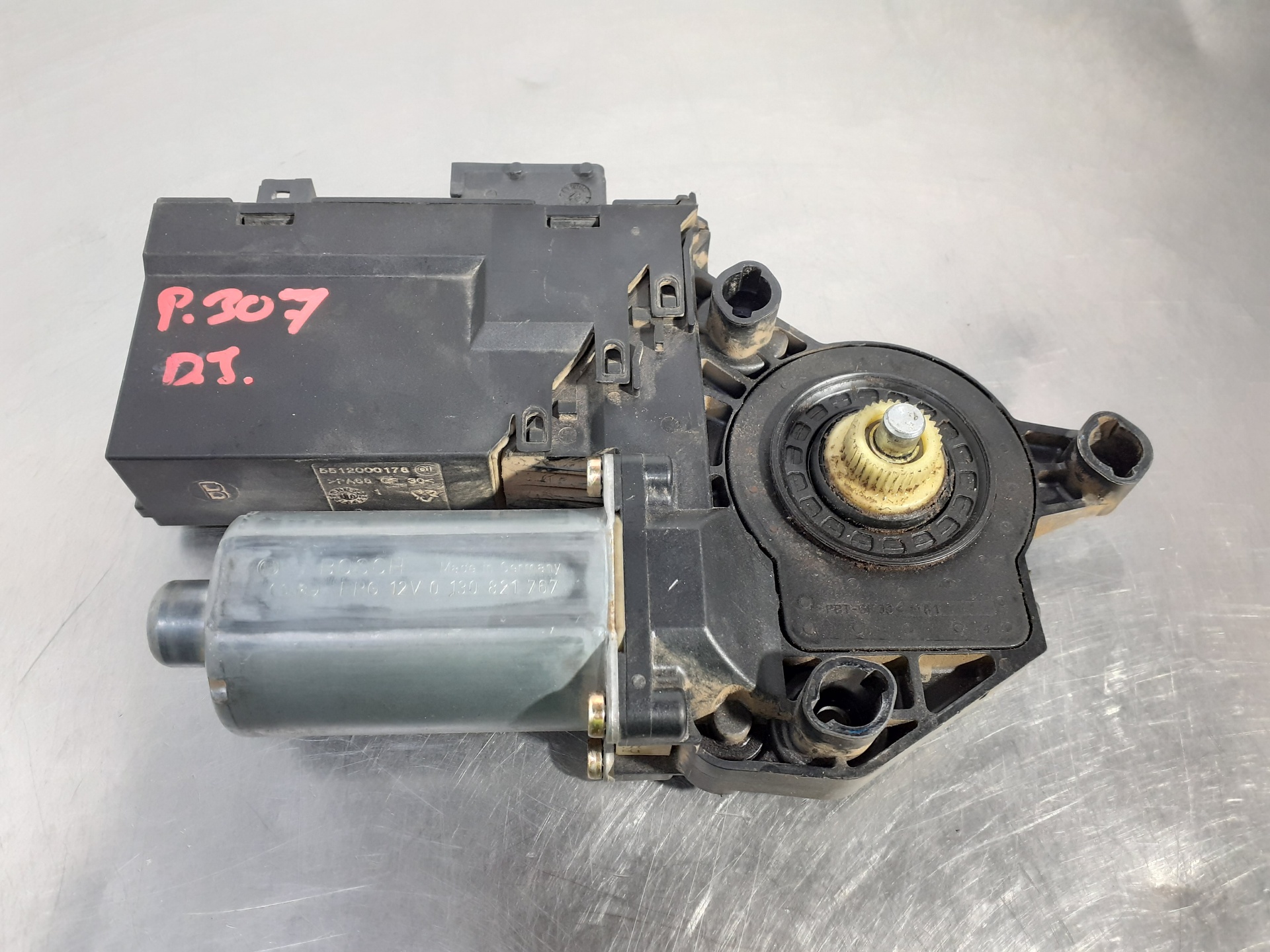 PEUGEOT 307 1 generation (2001-2008) Front Left Door Window Regulator Motor 0130821767 18980405