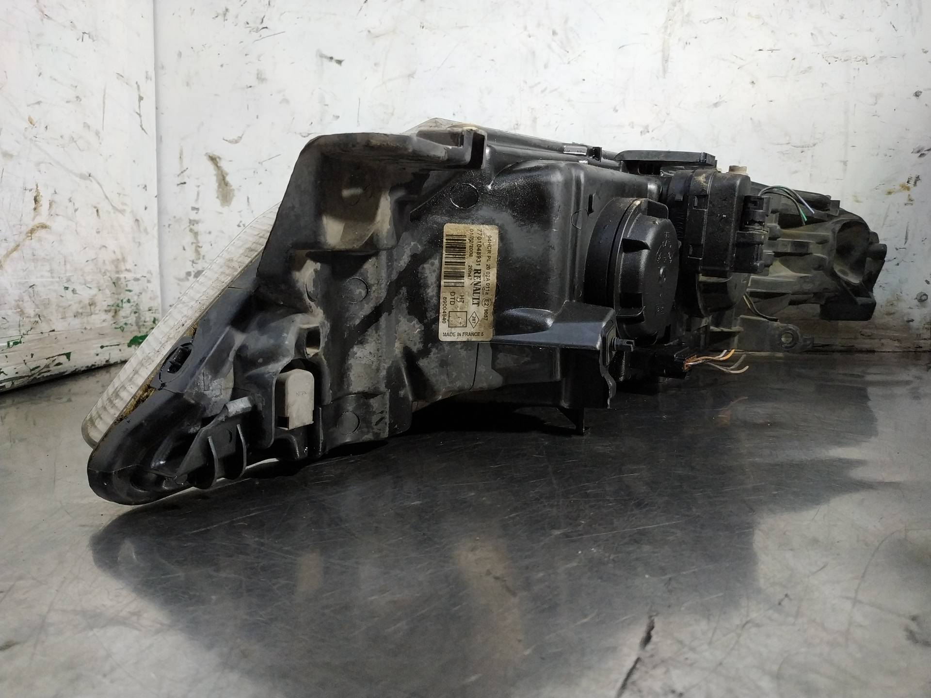 Headlamp rh F9Q750,F9Q670,F9Q674,F9Q C7 7701048931 de Renault Laguna ii 2001-2003 - pieza usada