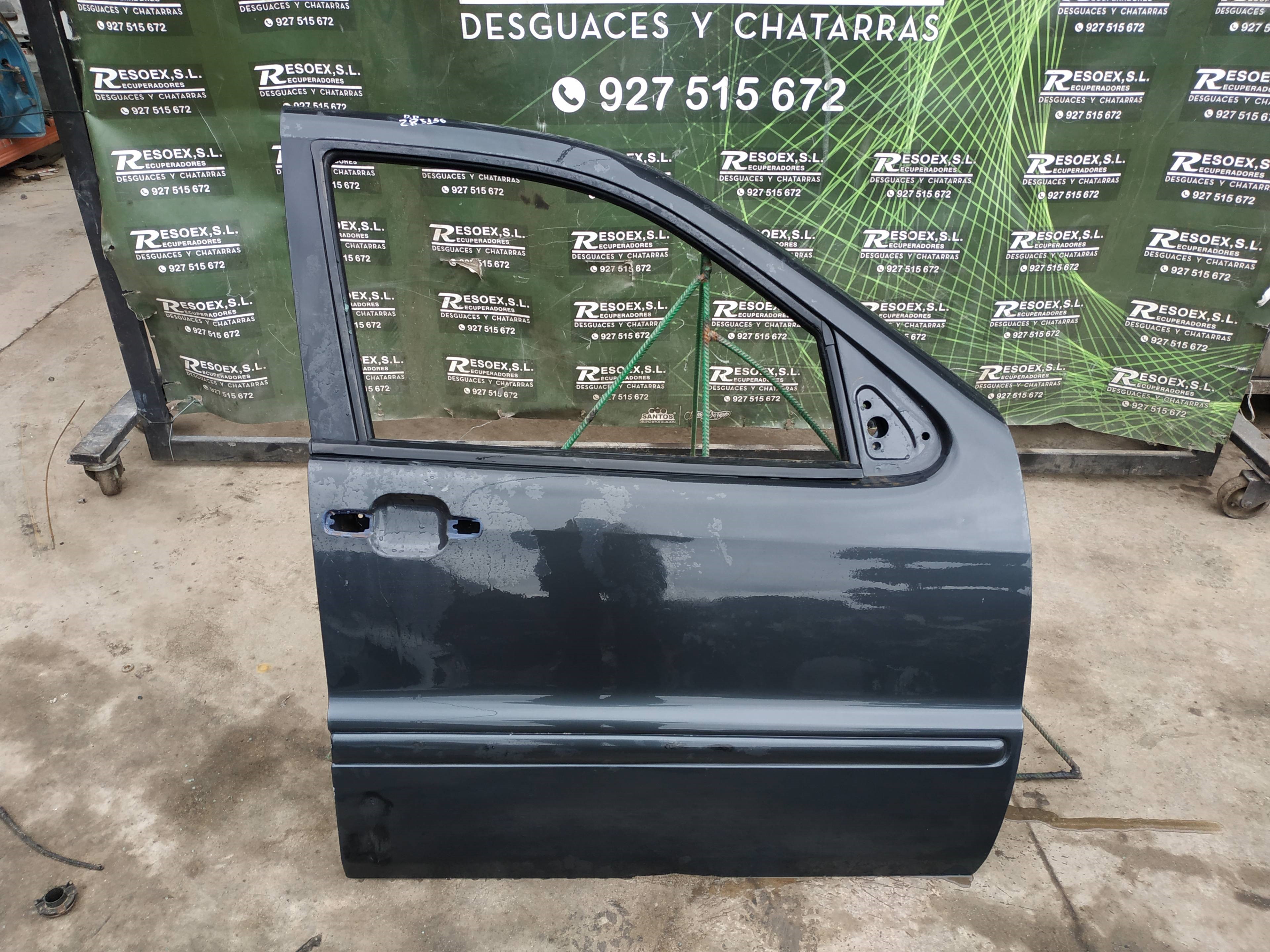 MERCEDES-BENZ M-Class W163 (1997-2005) Front Right Door 18942870