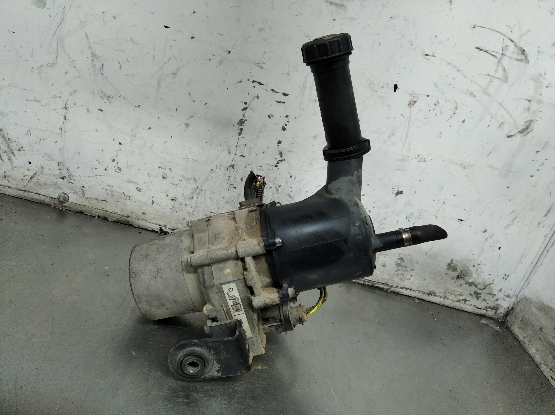 CITROËN C4 1 generation (2004-2011) Power Steering Pump 21601861 23582968