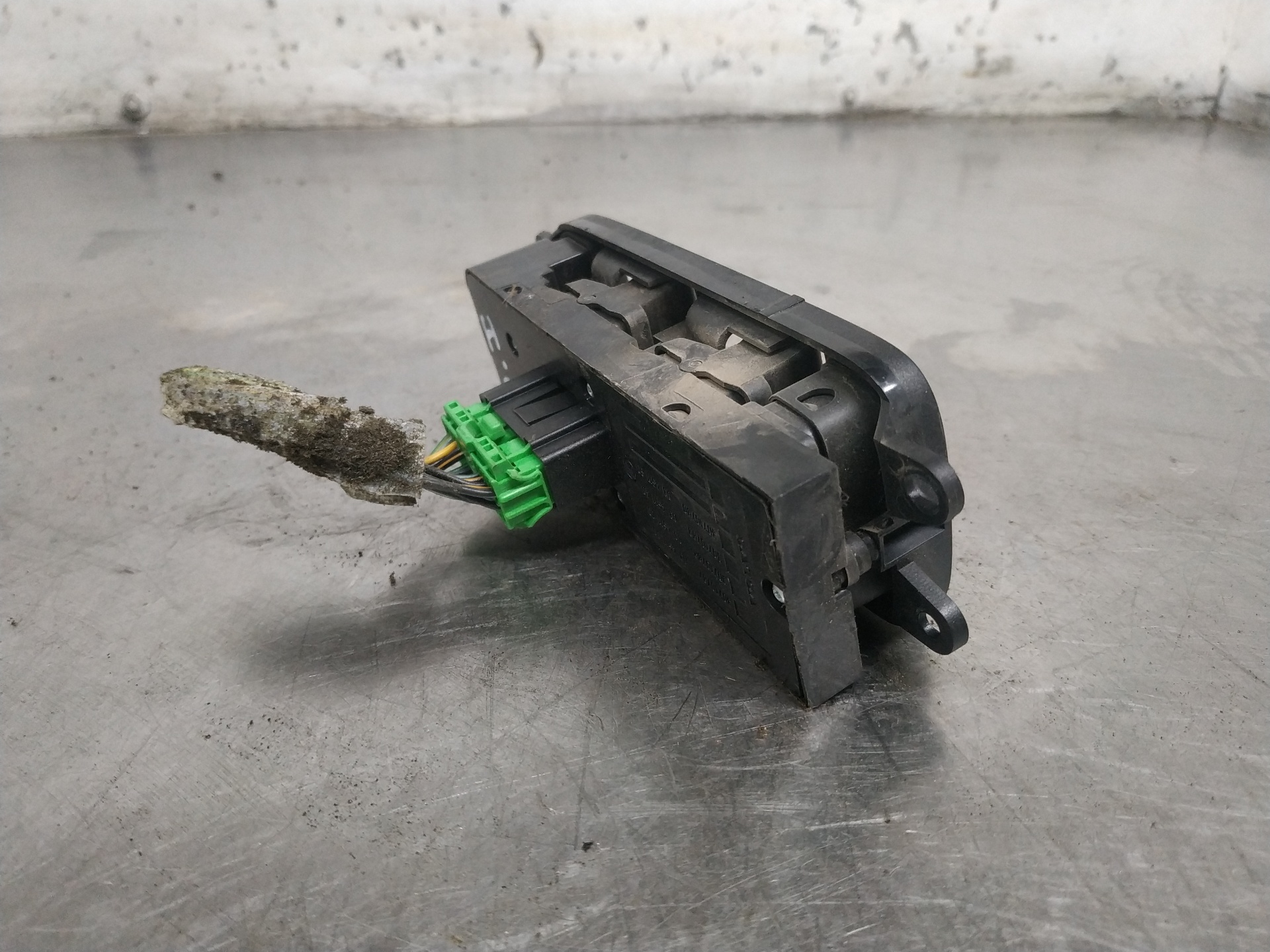Front window control panel lh D4204T 30710787 de Volvo V50 (545) 2004-2010 - pieza usada