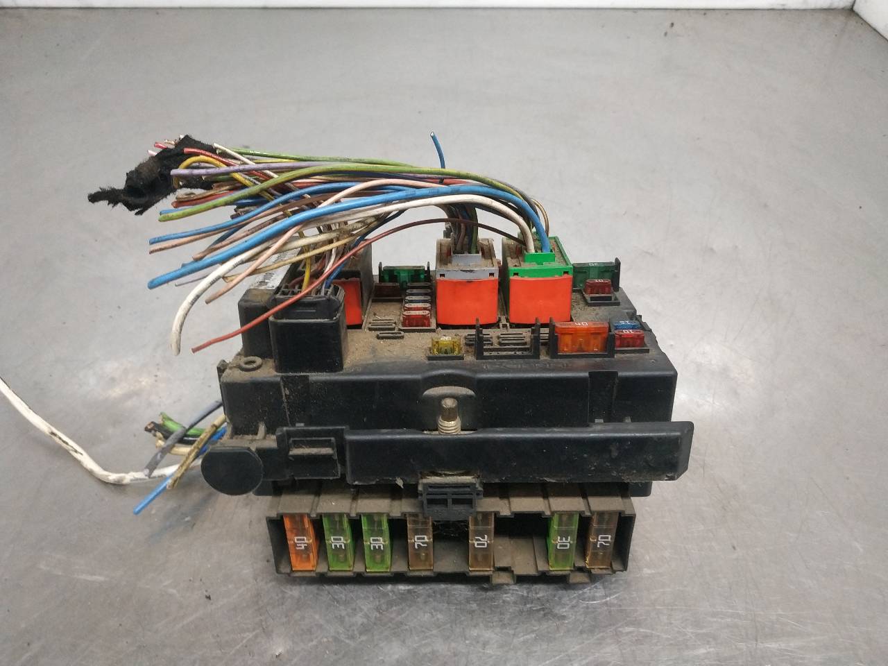 Caja de relés / fusibles RHYDW10TD,RHY 9646405180 de Peugeot 307 (3a/c) 2004-2009 - pieza usada