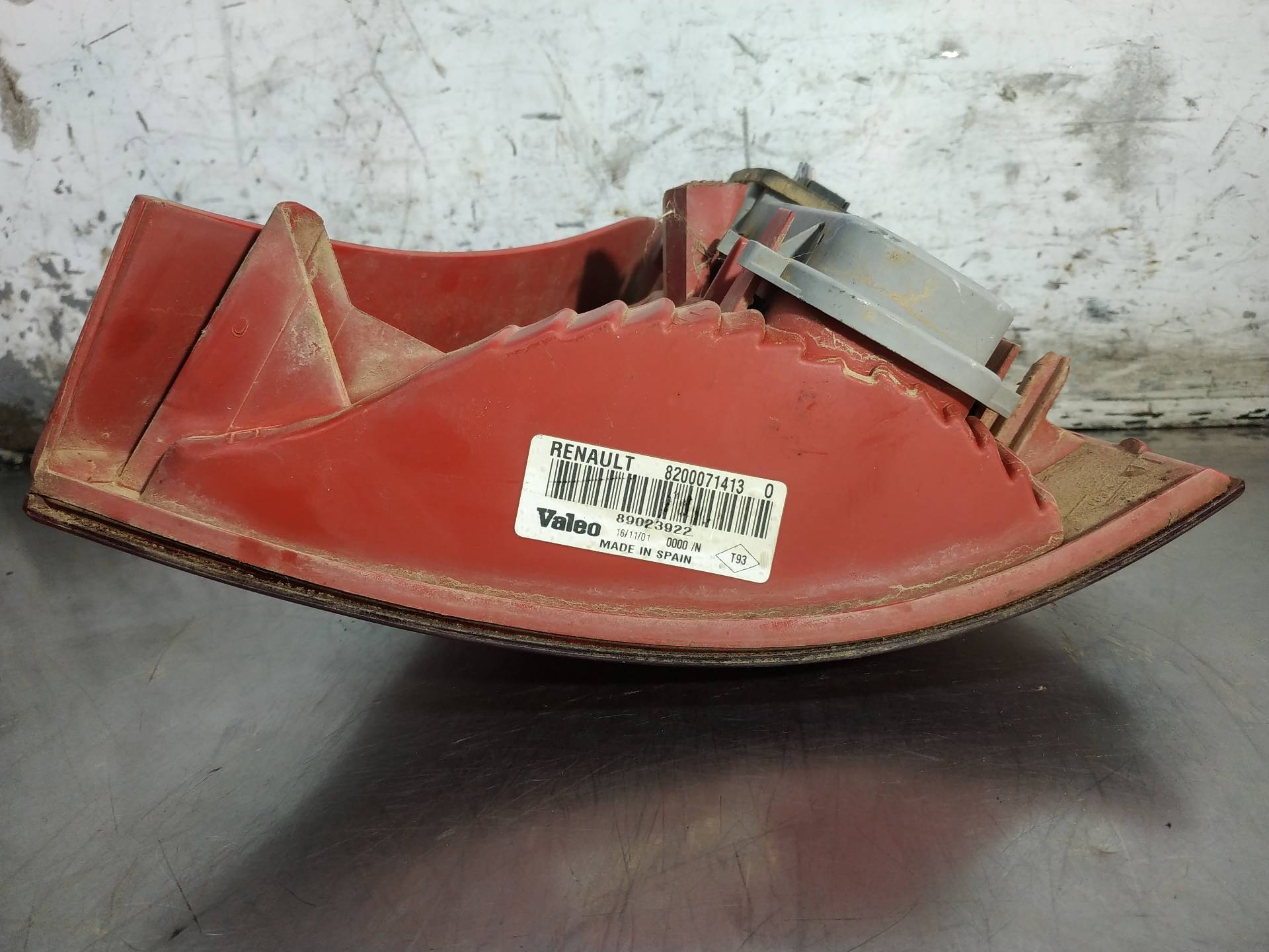 Pisca tras esquerdo 8200071413 de Renault Clio ii (bb_, cb_) 2004-0 - pieza usada