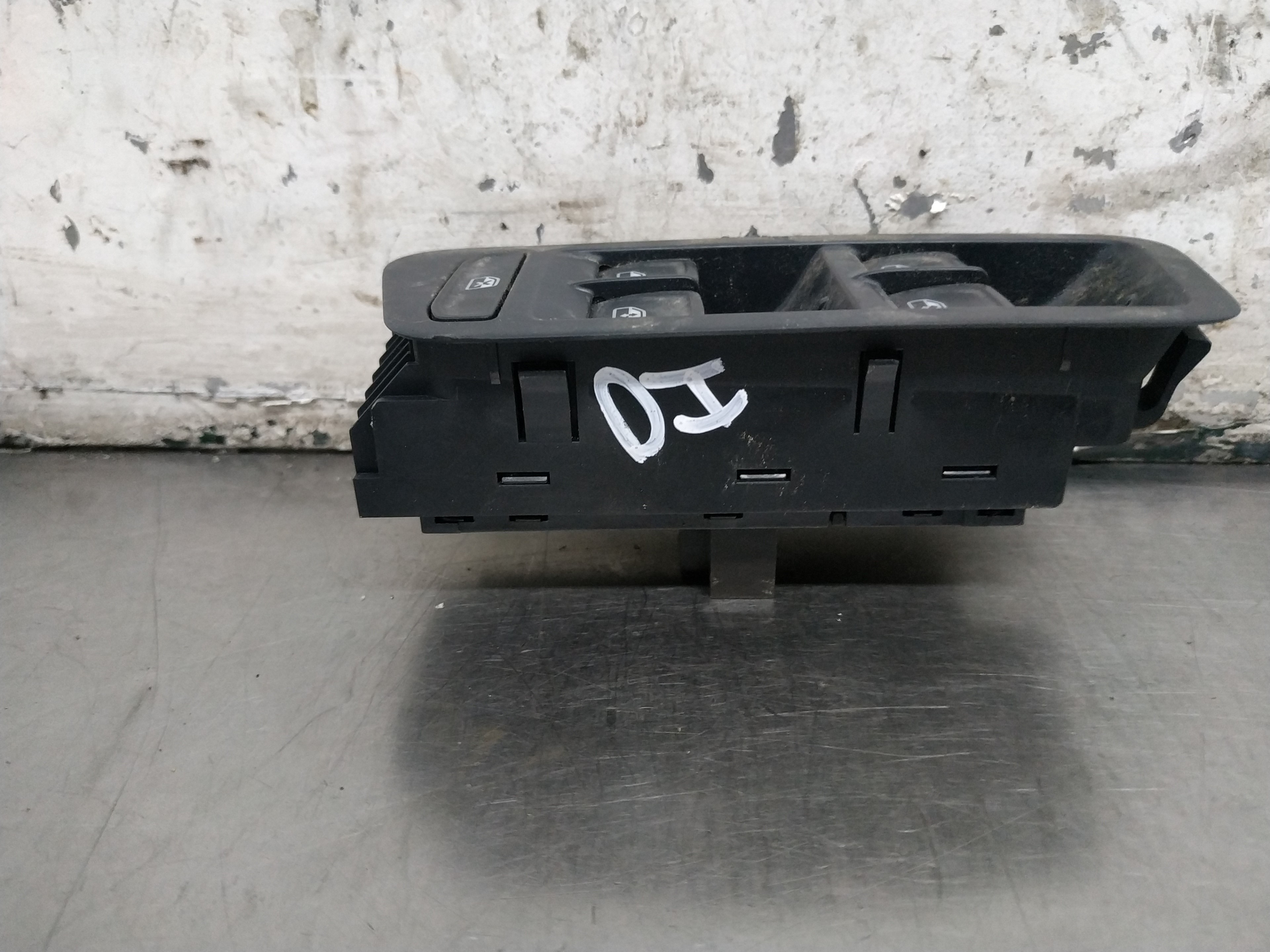 VOLKSWAGEN Variant VII TDI (2014-2024) Front Left Door Window Switch 5G0959857D 19177310