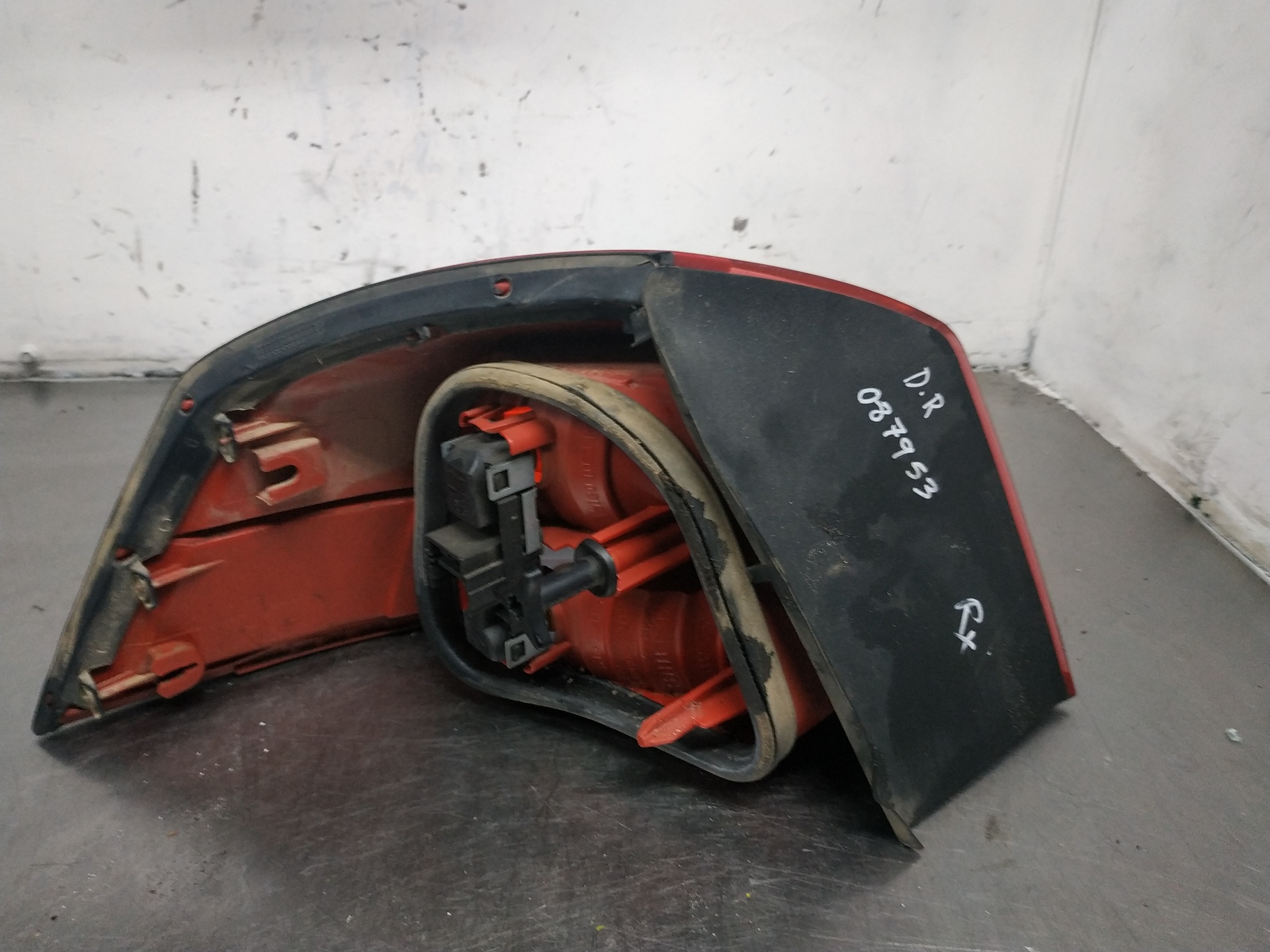 Rear lamp rh G9T702 8200014360 de Renault Vel satis (bj0_) 2002-2009 - pieza usada