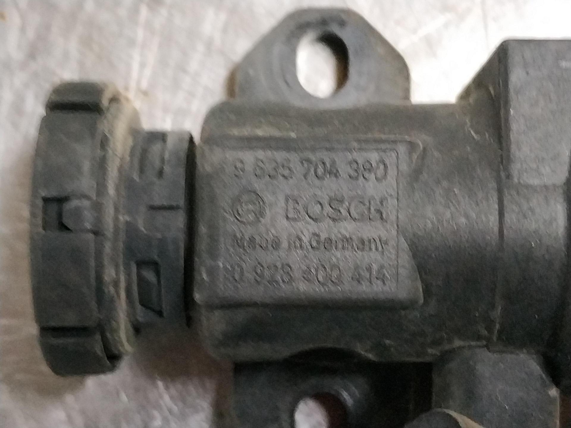 Válvula de aire adicional 4HY 9635704380 de Citroen Jumper ii autobús (244, z_) 2002-2006 - pieza usada