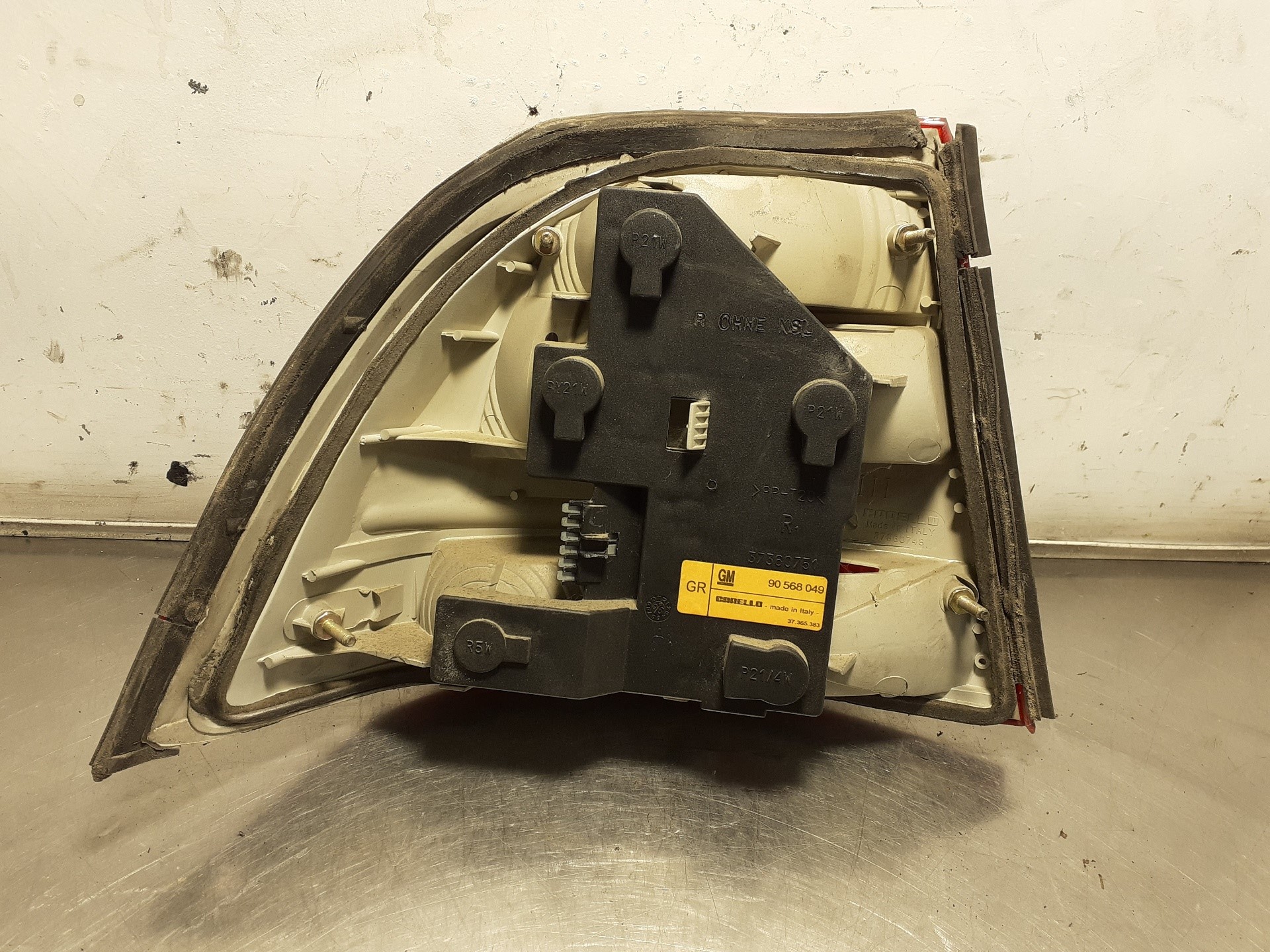 Scheinwerfer hinten rechts X20DTH 90568049 de Opel Vectra b hatchback (j96) 1995-0 - pieza usada