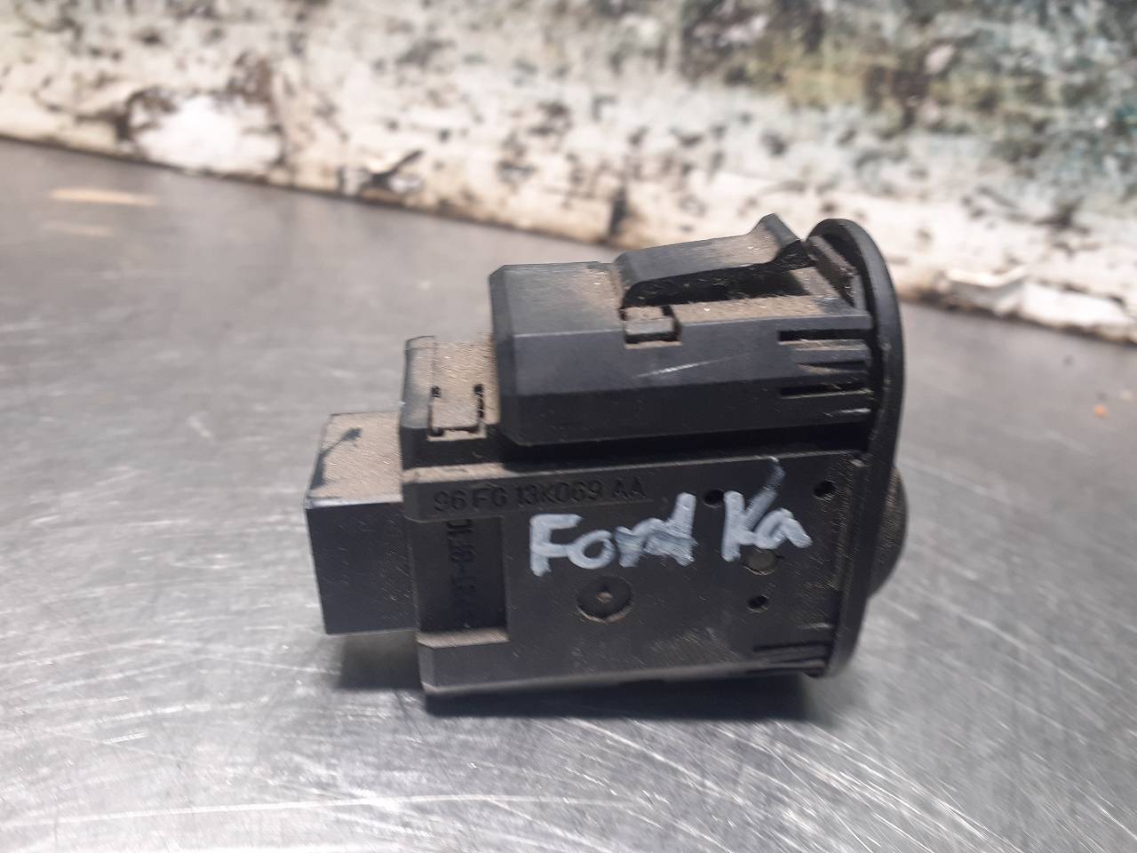 FORD Ka 1 generation (1996-2008) Headlight Switch Control Unit 96FG13K069AA 18921636