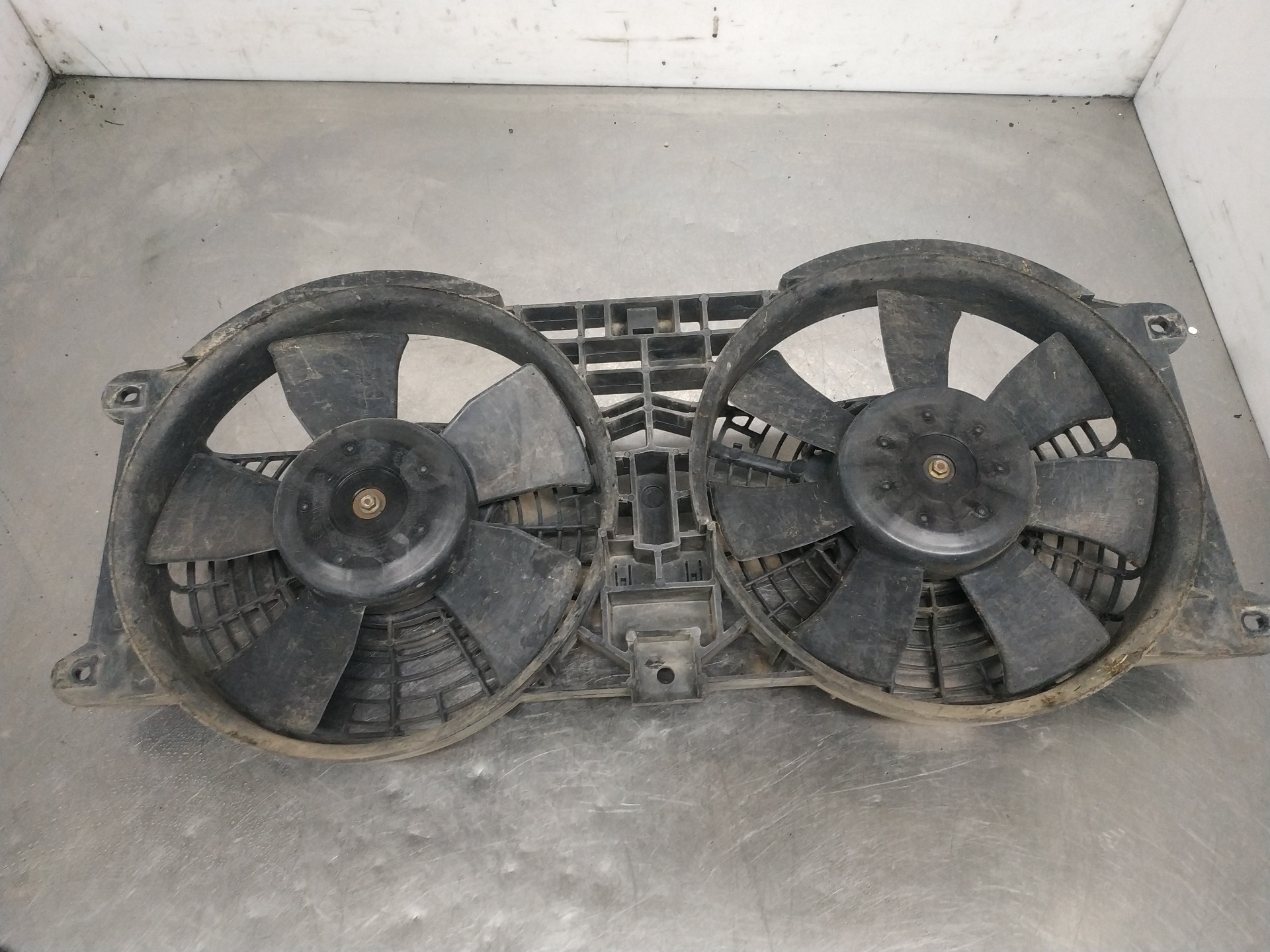 Electroventilador 8821008051 de Ssangyong Rexton / rexton ii (gab_) 2004-2006 - pieza usada