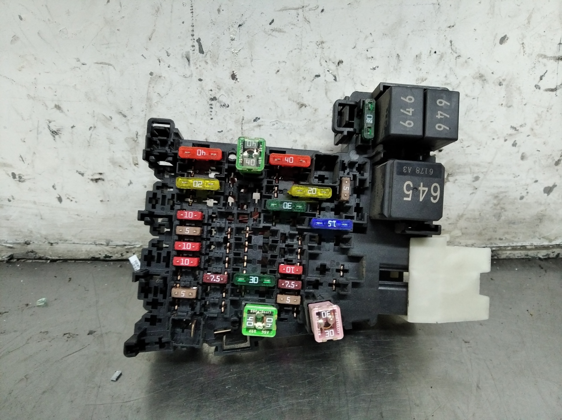 VOLKSWAGEN Variant VII TDI (2014-2024) Fuse Box 5Q0937615C 19182439