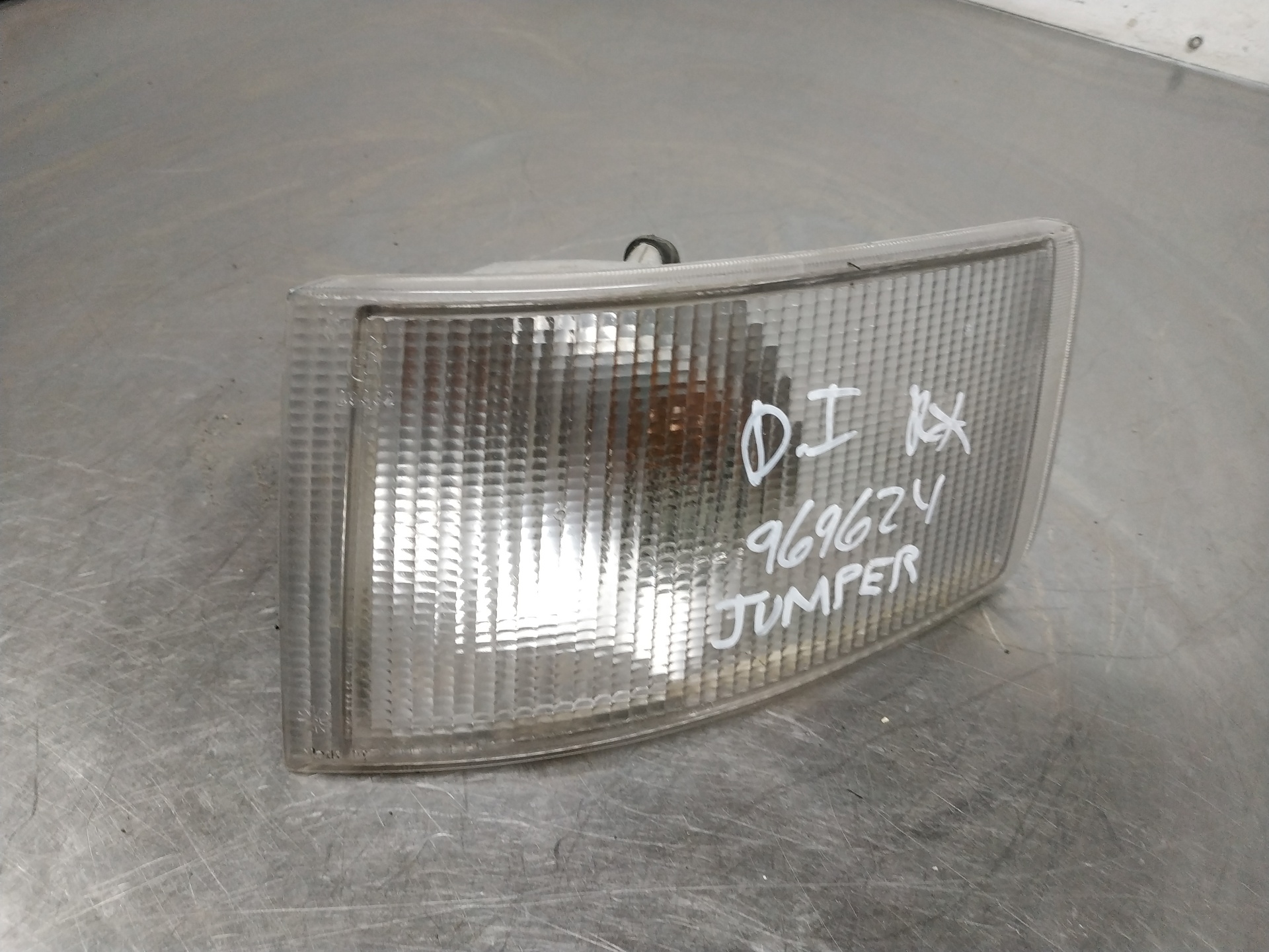 Scheinwerfer vorne links DJY 35710747 de Citroen Jumper 1998-2001 - pieza usada
