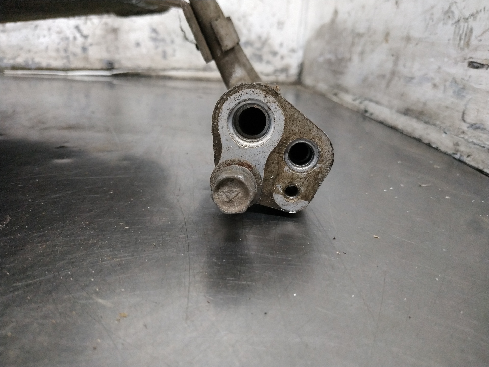 Condensador / radiador aire acondicionado 4D68SOHC 4825941 de Mitsubishi Galant 1996-2004 - pieza usada