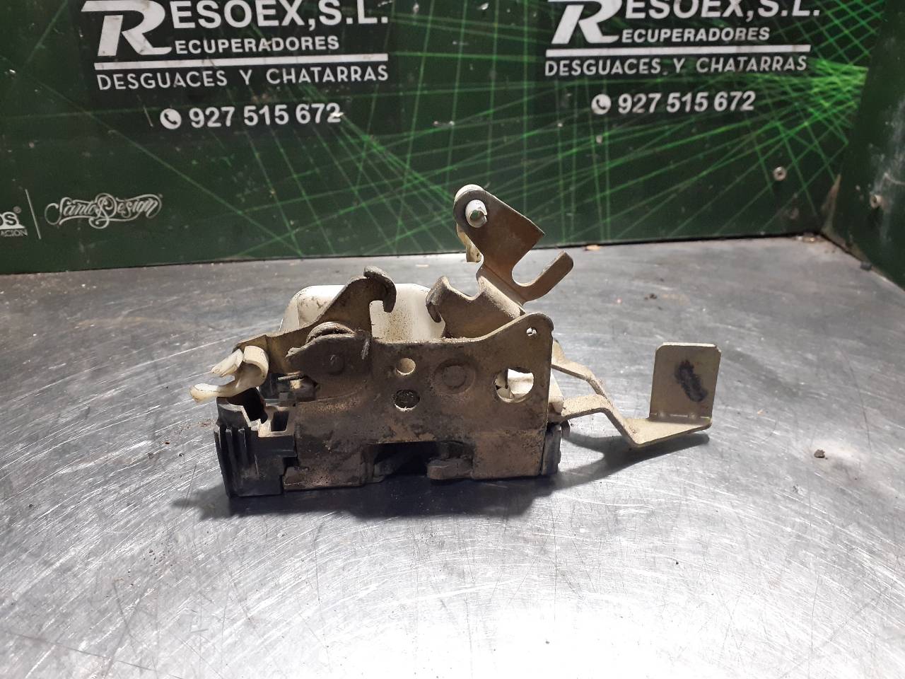 AUDI Ducato Front Right Door Lock 18880751