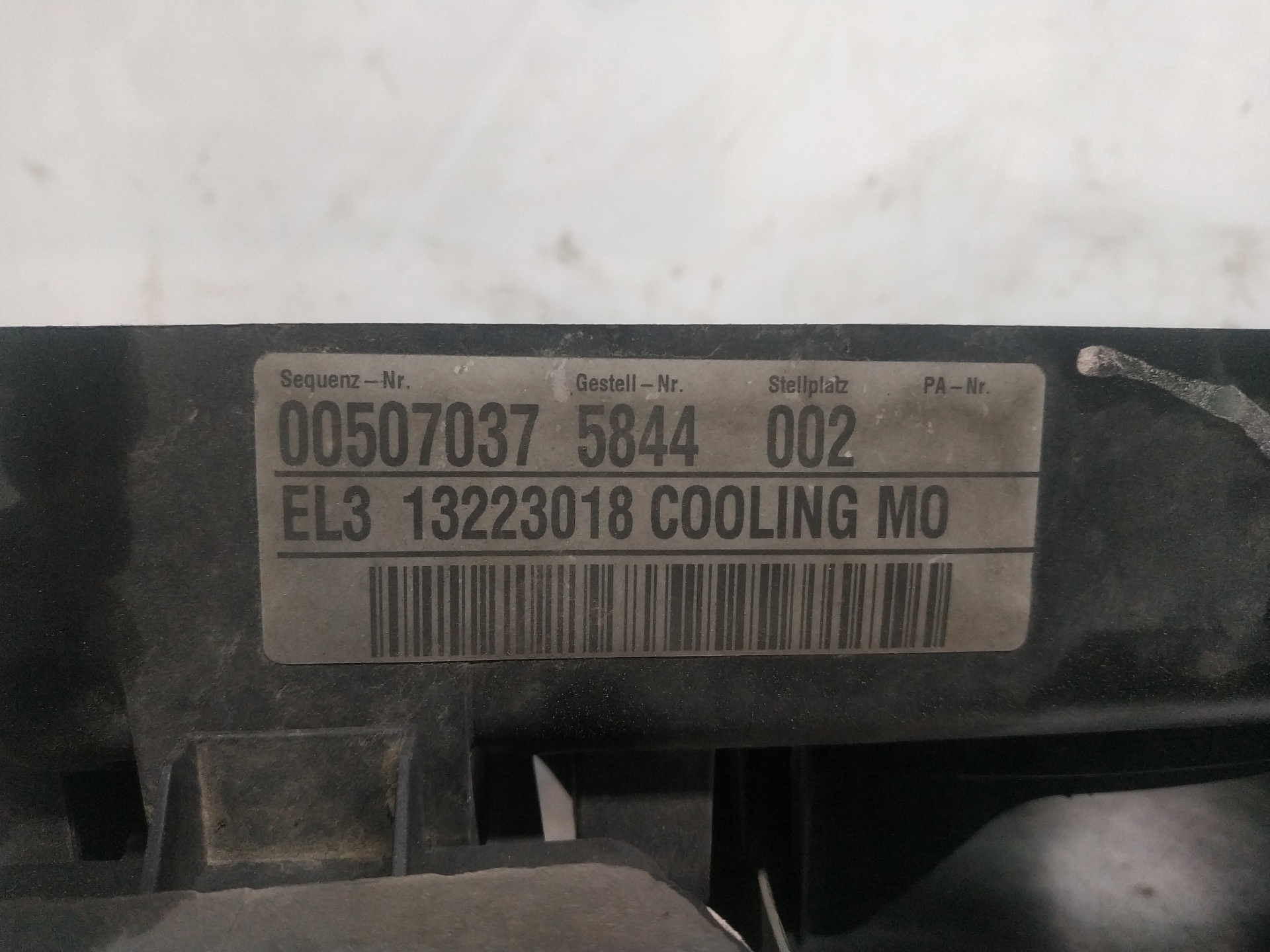 Electroventilador A20DTC,A20DTL,A20DT 13223018 de Opel Insignia 2008-2011 - pieza usada