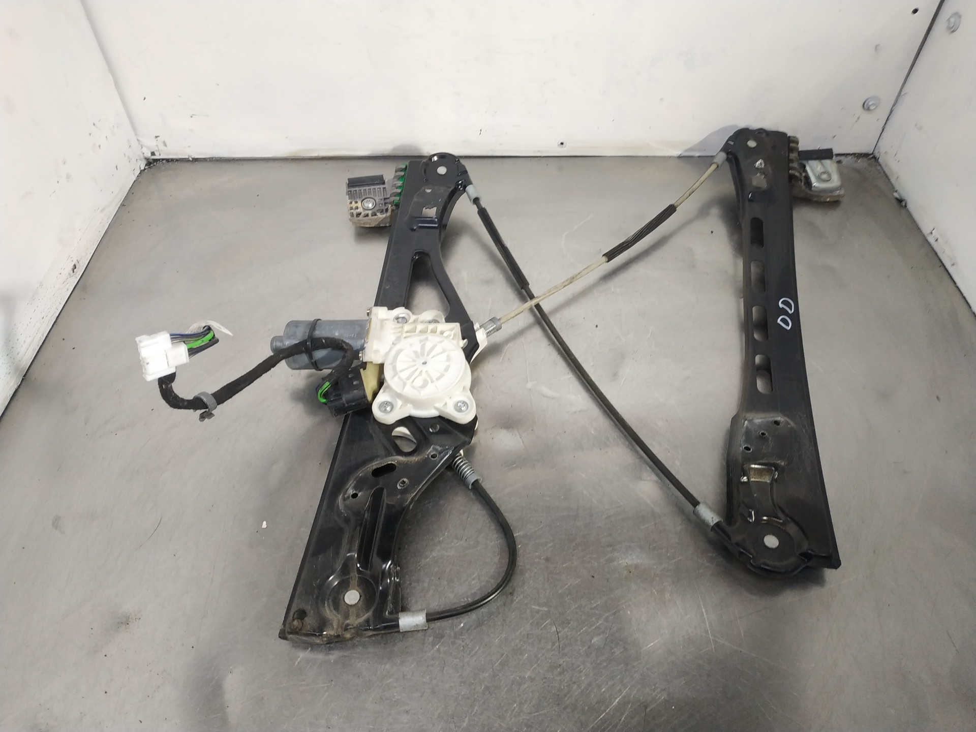 MAZDA E-Class W211/S211 (2002-2009) Front Right Door Window Regulator A2117200246 19132775