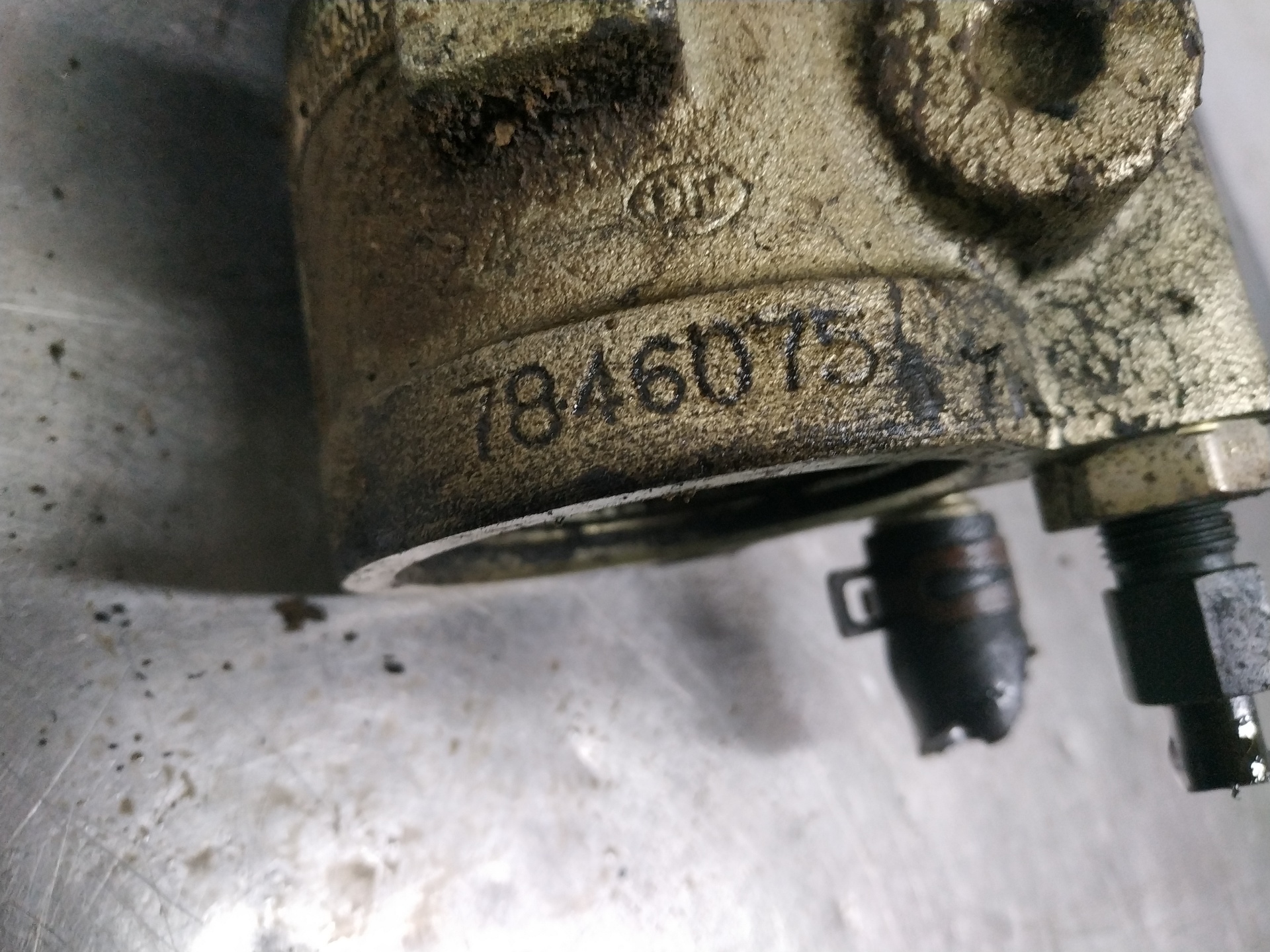 Pompe de direction F9Q730,F9Q734,F9Q731,F9Q736,F9Q 7700417308 de Renault Megane i 1997-2003 - pieza usada