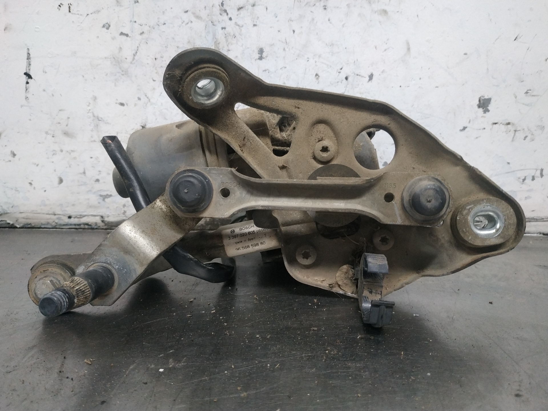 Motor limpia delantero RHR 0390241722 de Peugeot 407 (6d_) 2004-2010 - pieza usada