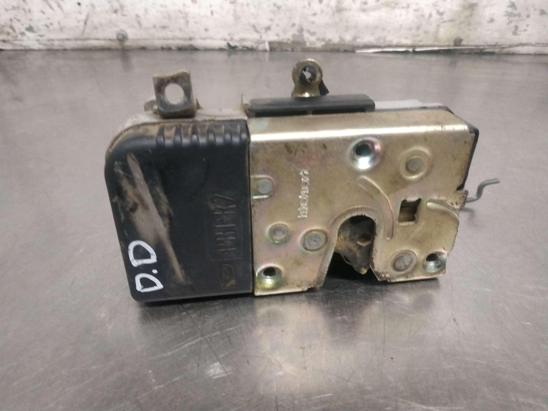 MASERATI 406 1 generation (1995-2004) Front Right Door Lock 23583577