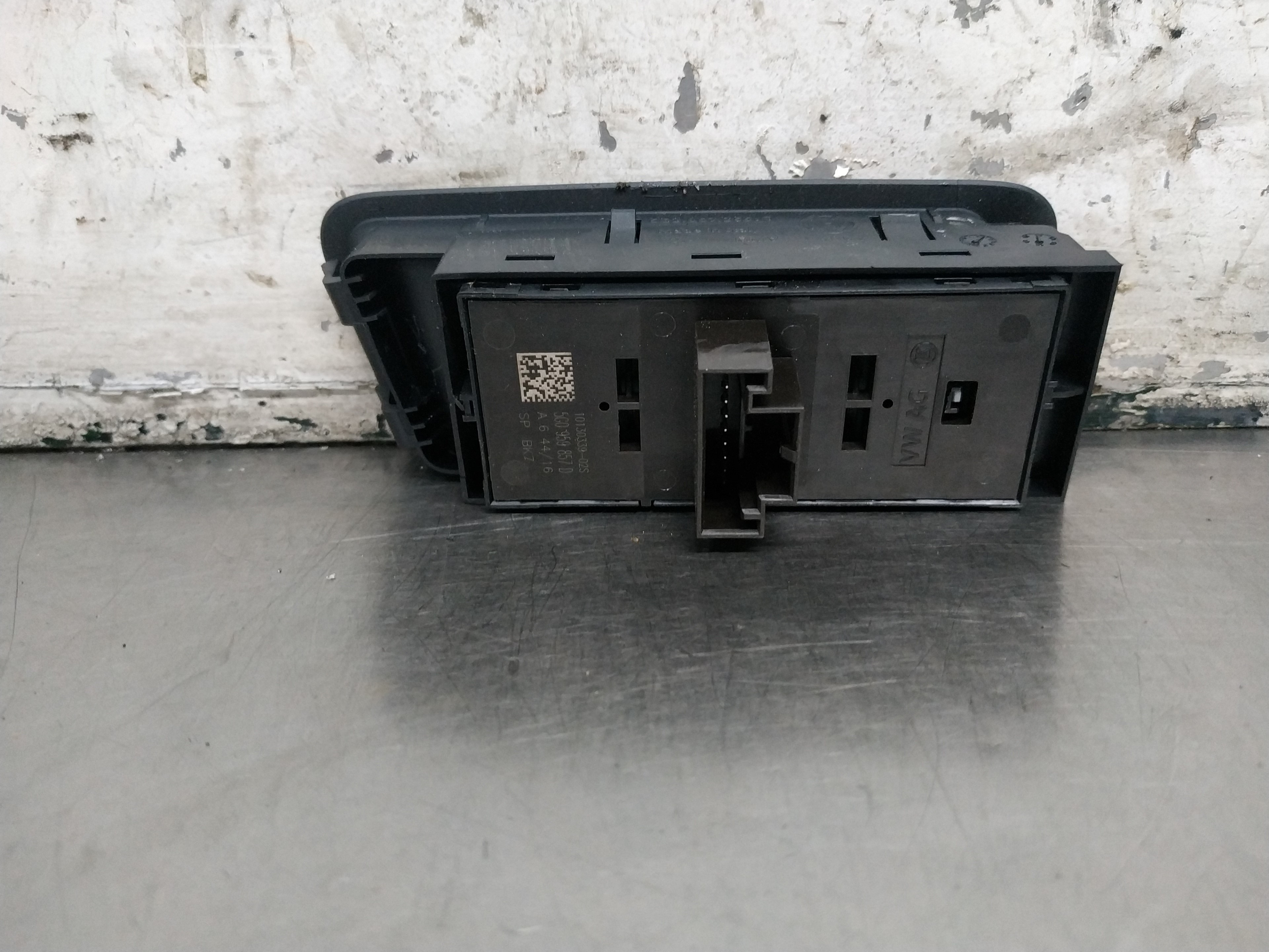 VOLKSWAGEN Variant VII TDI (2014-2024) Front Left Door Window Switch 5G0959857D 19177310