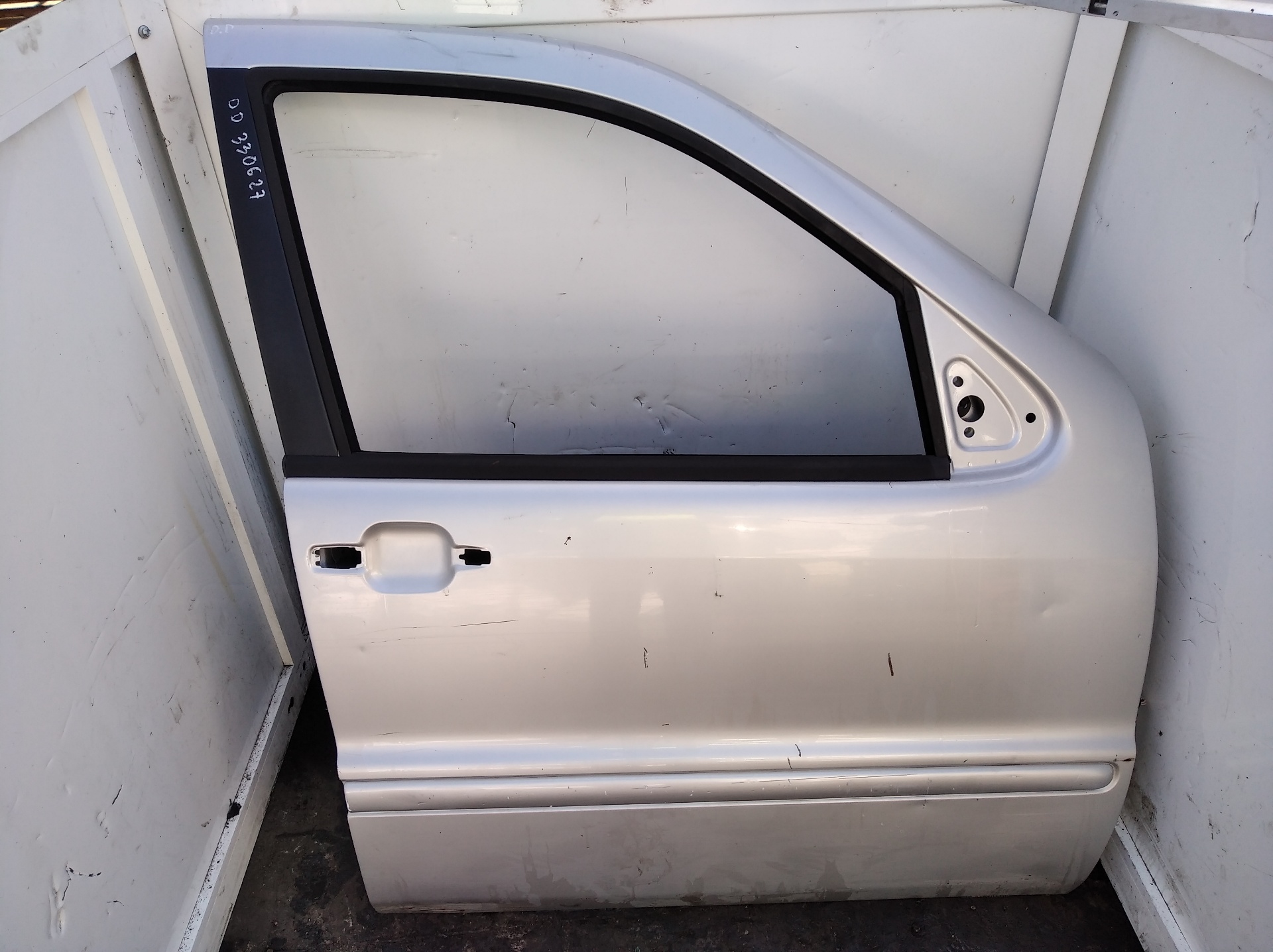 MERCEDES-BENZ M-Class W163 (1997-2005) Front Right Door 19134557