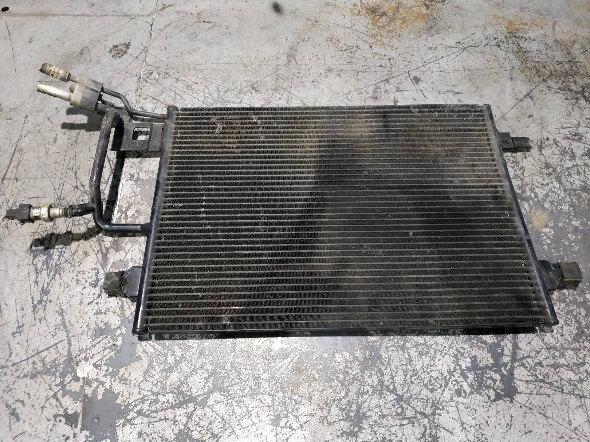 Condensador / radiador aire acondicionado AFB 4825941 de Audi A4 b5 (8d2) 1995-2000