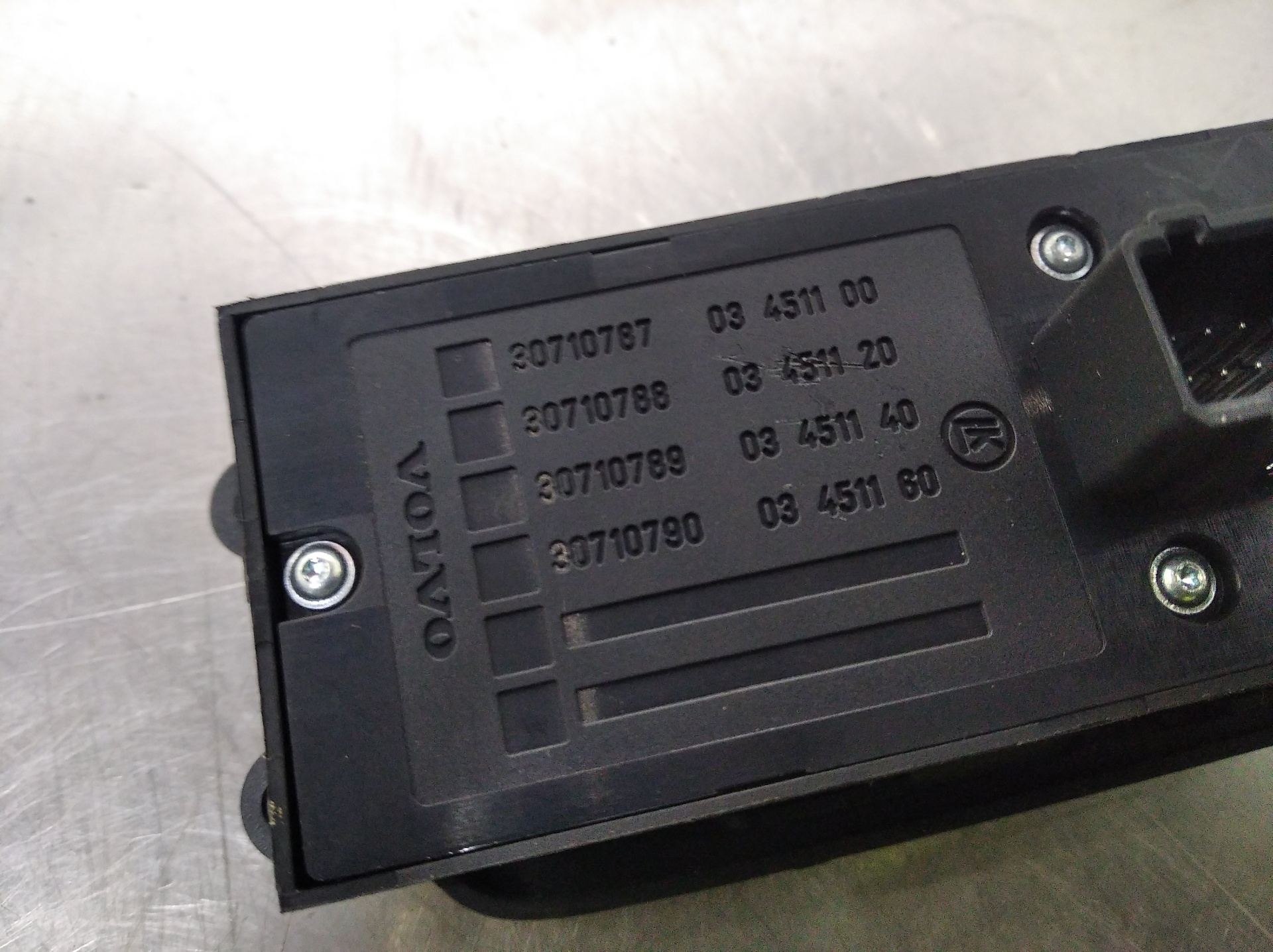 Front window control panel lh 4204T 30710787 de Volvo S40 2003-2012 - pieza usada