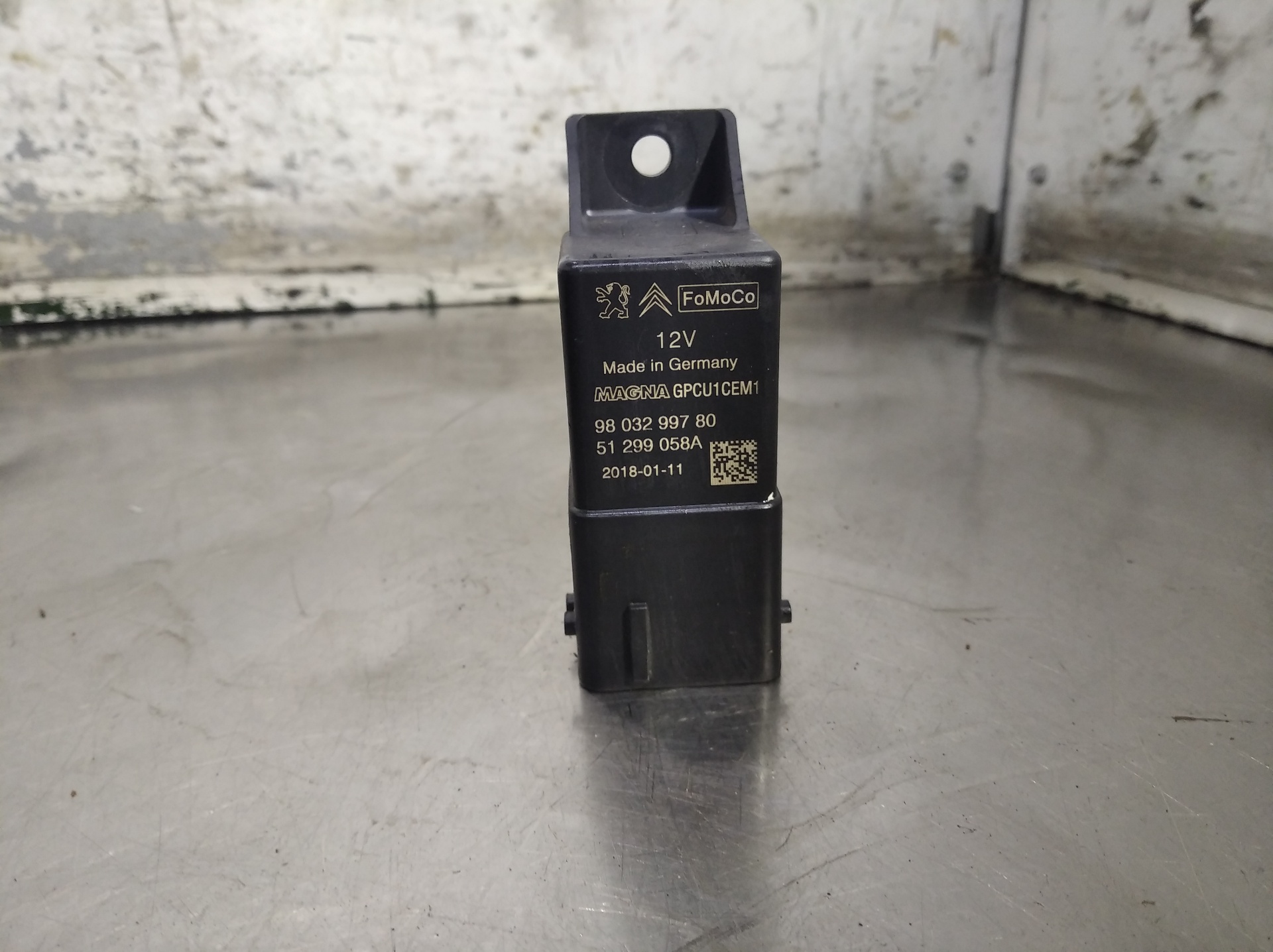 Caja de precalentamiento BH01 9803299780 de Citroen C4 picasso ii 2013-0 con 88000 km