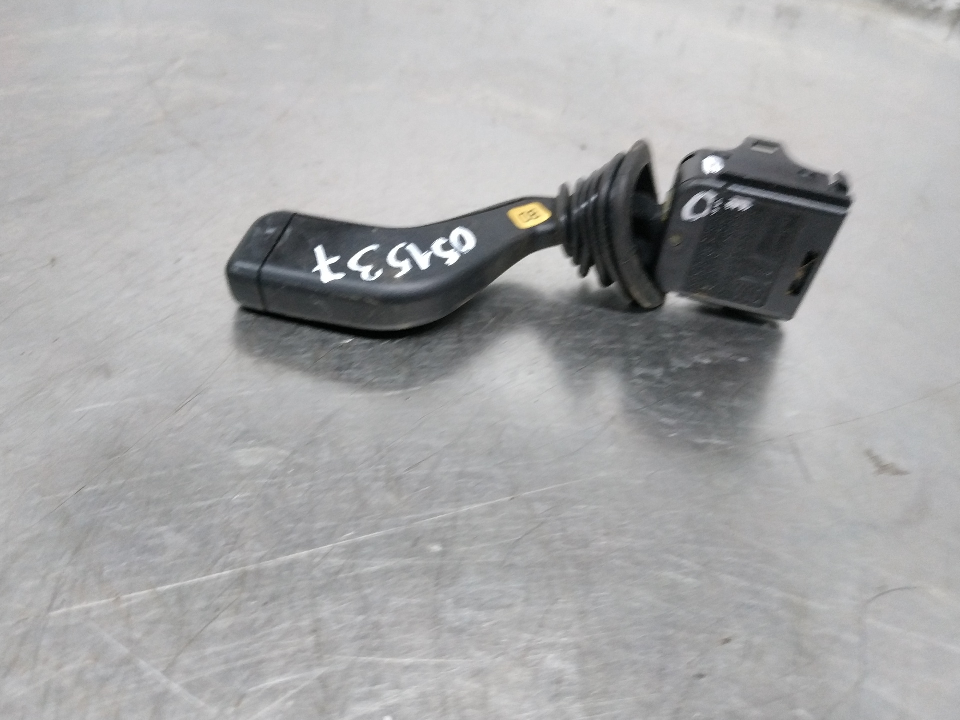 Mando del limpia Z16SE 90124931 de Opel Astra 1998-0 - pieza usada