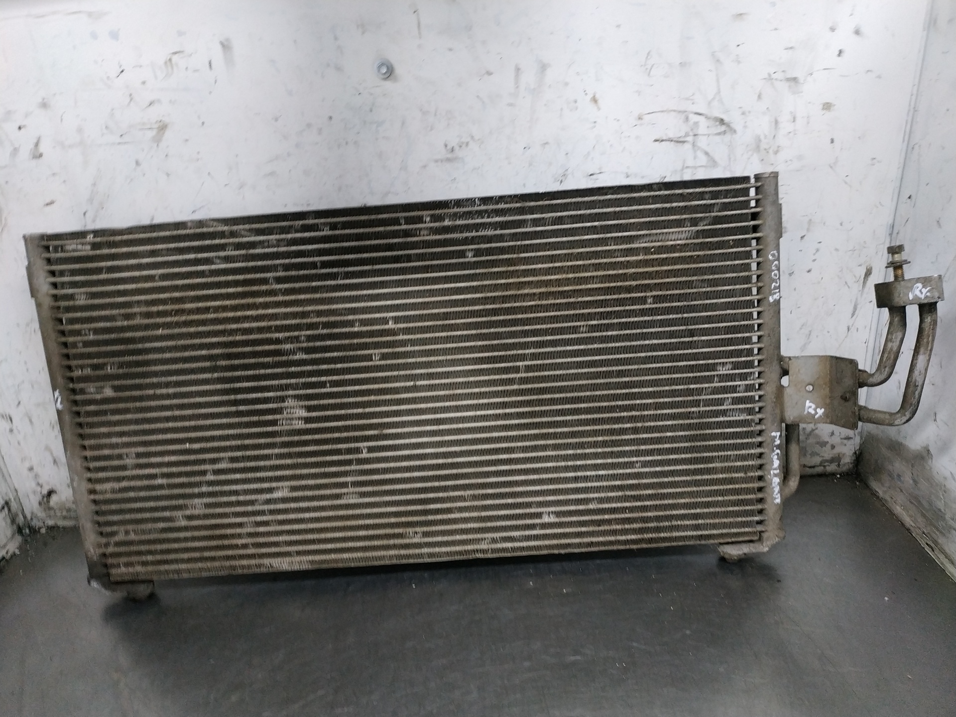 Condensador / radiador aire acondicionado 4D68SOHC 4825941 de Mitsubishi Galant 1996-2004 - pieza usada