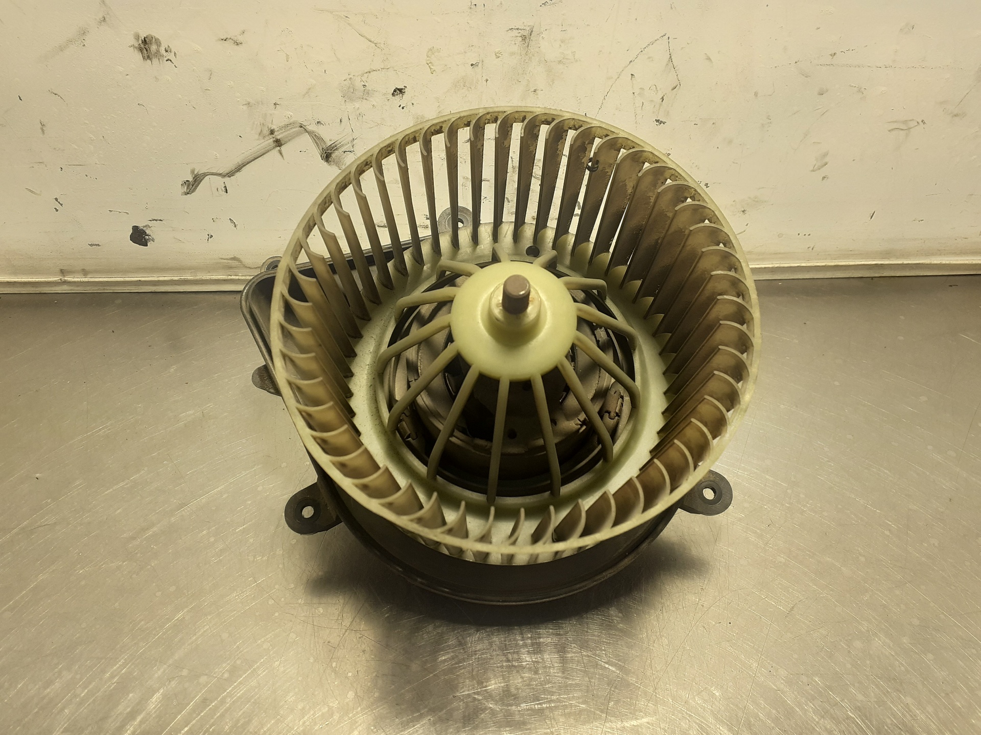 RENAULT Xsara 1 generation (1997-2004) Ventilateur de chauffage 210681233F 19012405