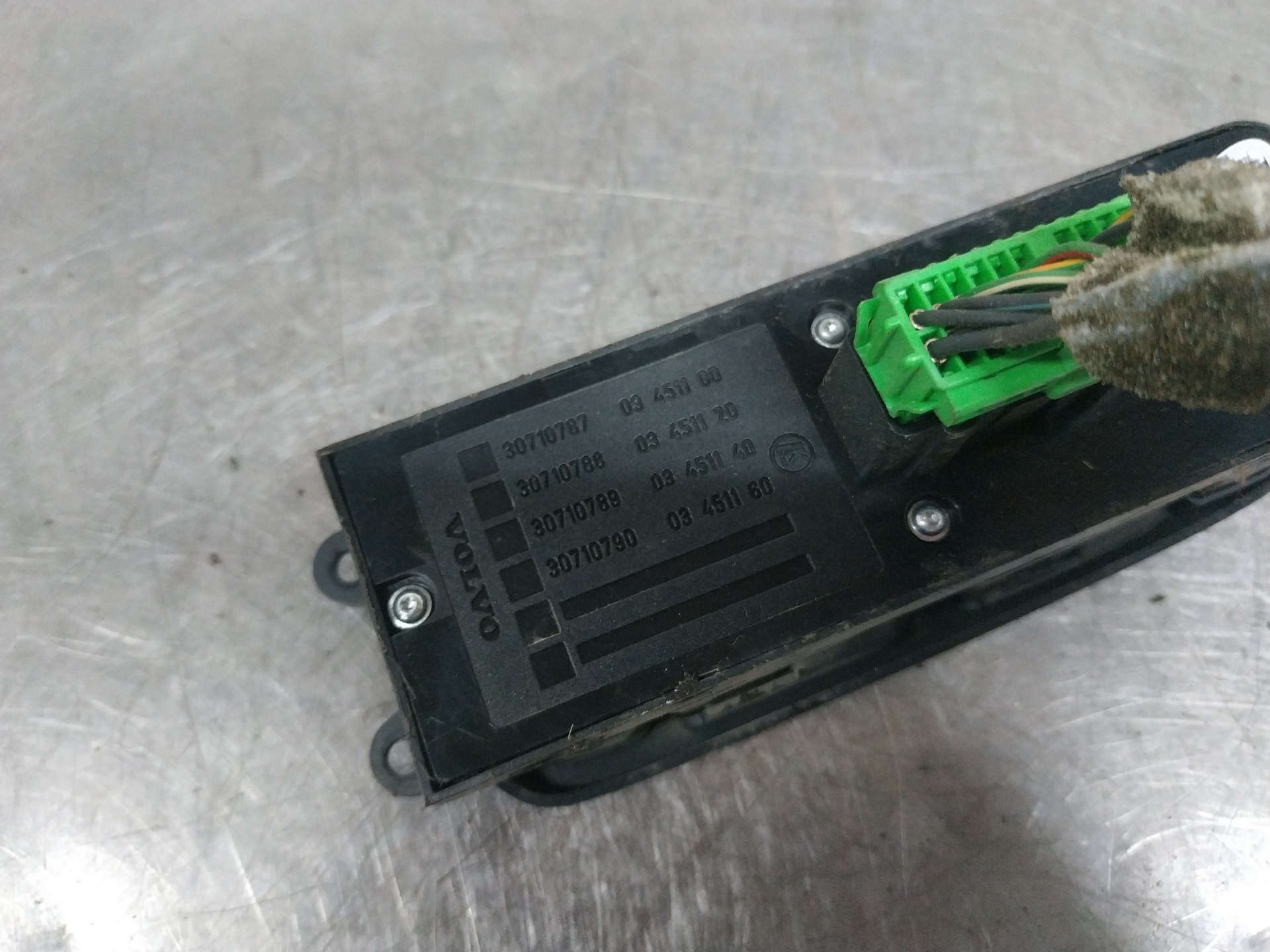 Front window control panel lh D4204T 30710787 de Volvo V50 (545) 2004-2010 - pieza usada