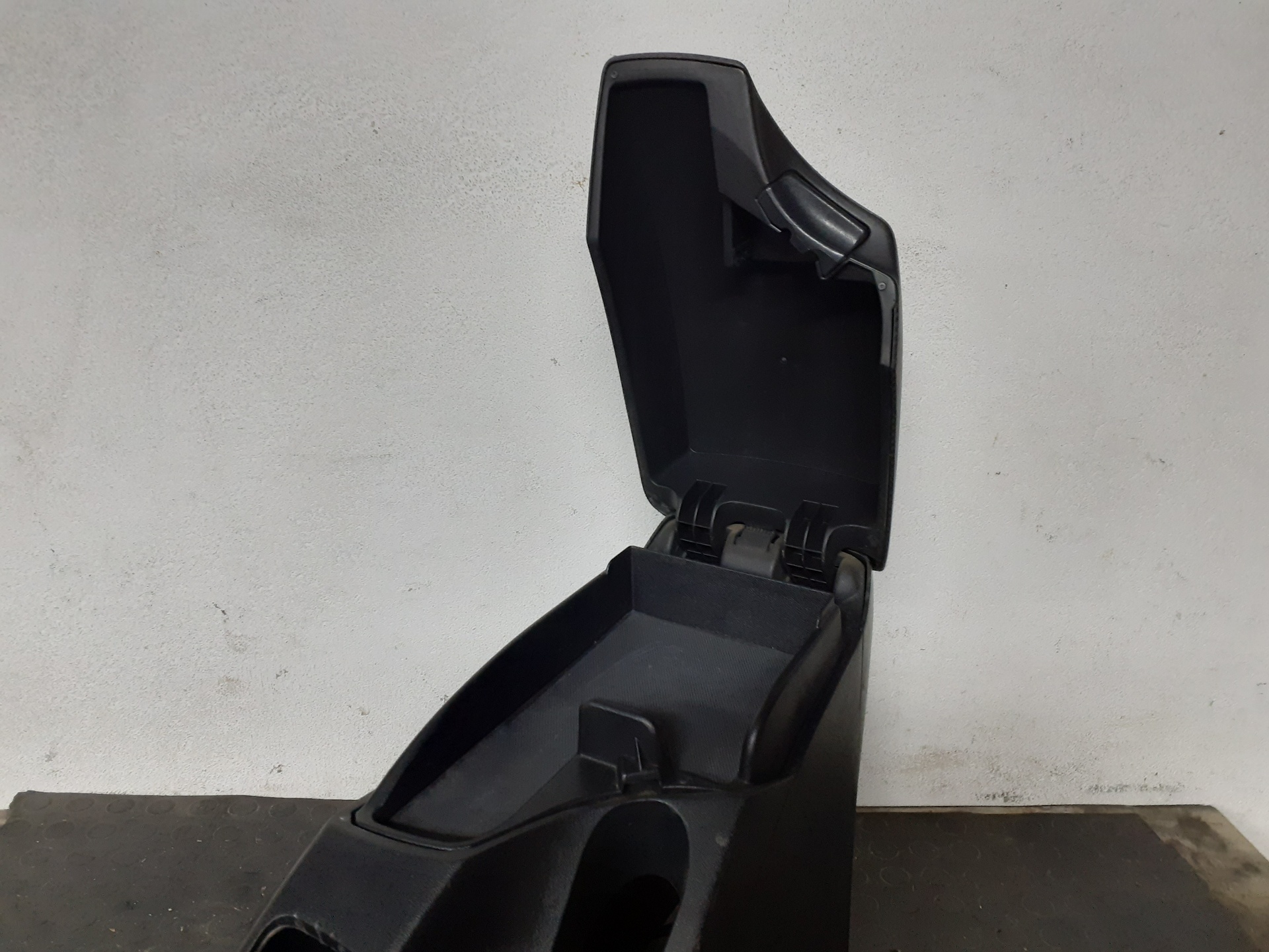 OPEL Toledo 3 generation (2004-2010) Armrest 5P0864251B 19014454