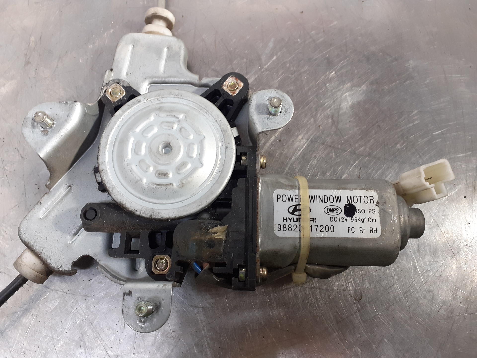 MERCEDES-BENZ Santa Fe SM (2000-2013) Bakre høyre dør vindusregulator 9882017200 18992983