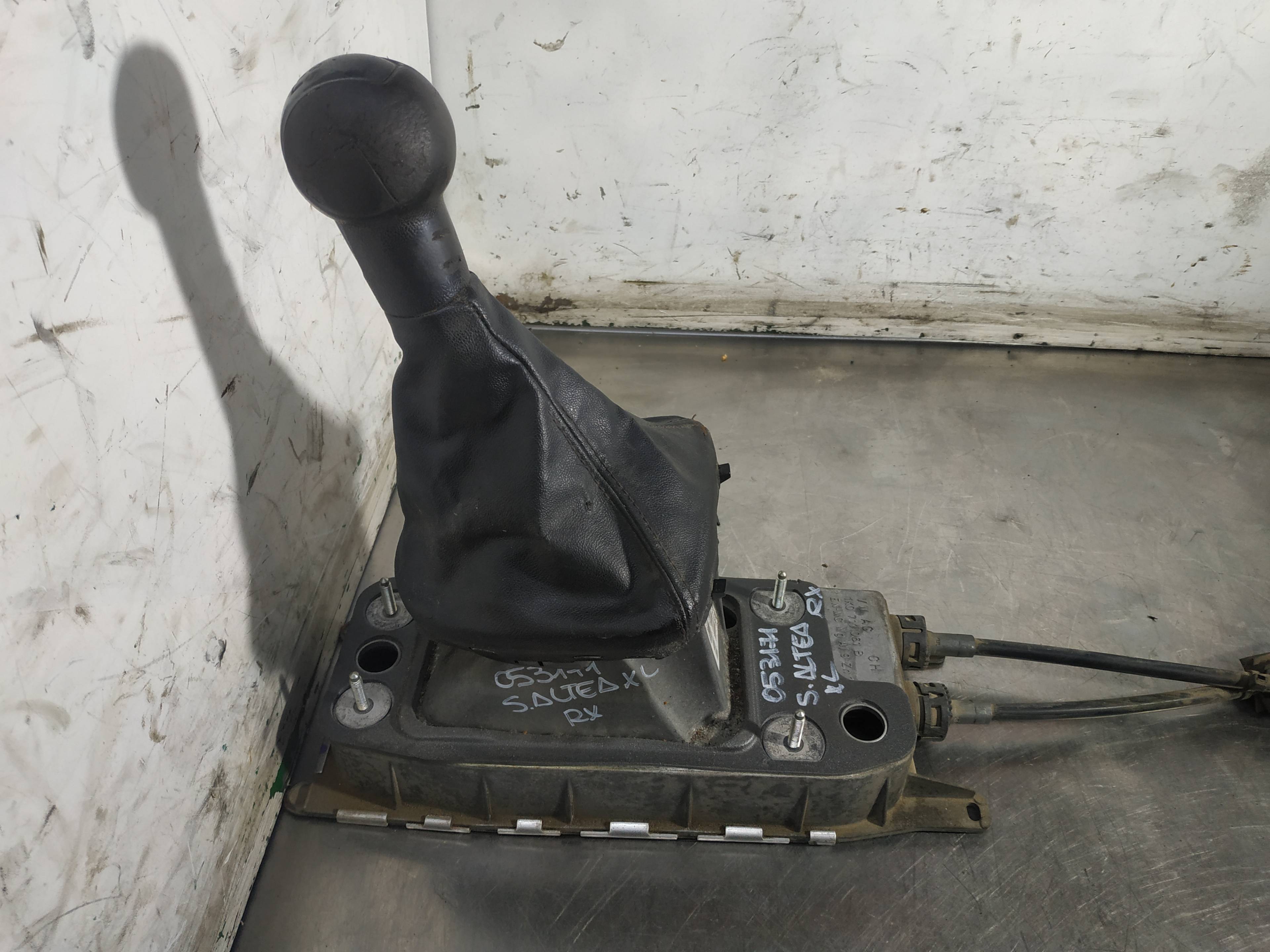 OPEL Toledo 3 generation (2004-2010) Головка рычага КПП 1K0711049BG 19023268