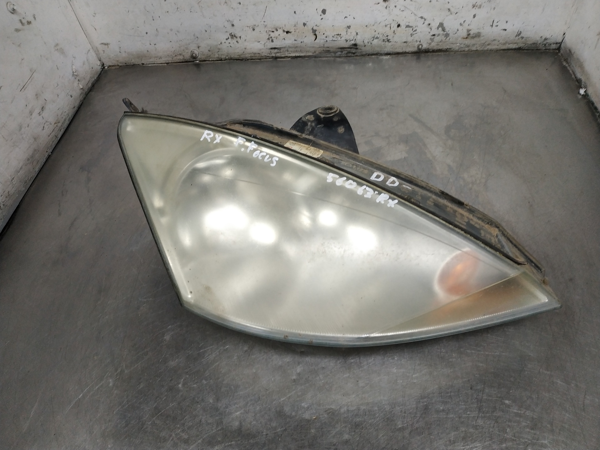 FORD Focus 1 generation (1998-2010) Front Right Headlight 2M5113W029BE 27391567